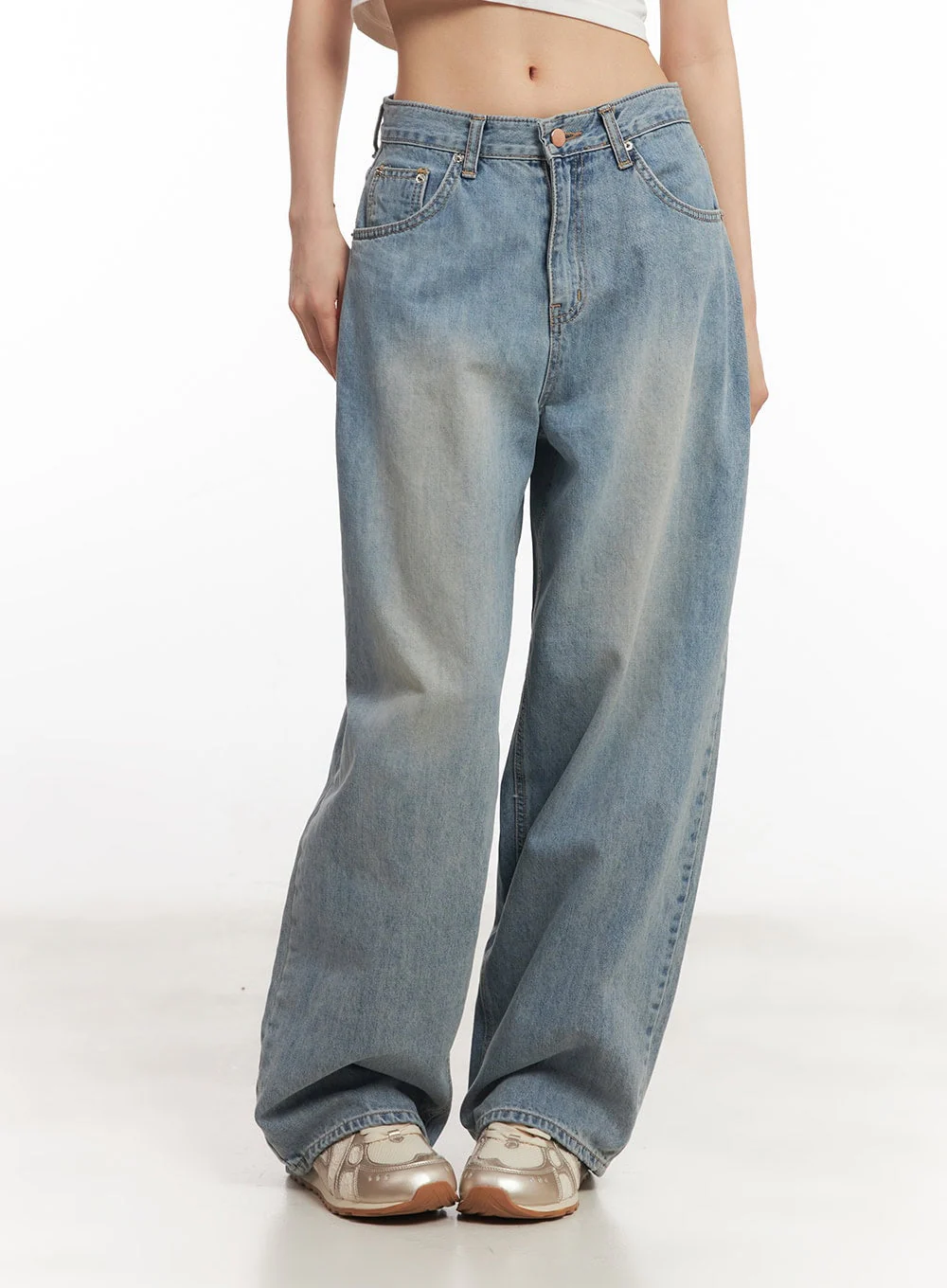 Devyn Wide-Leg Jeans CA503 - Image 9