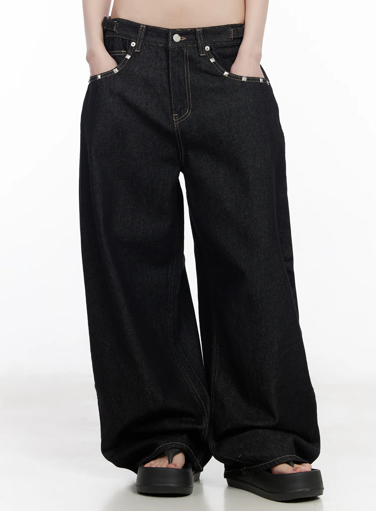 Dulce Studded Wide-Leg Jeans CM526