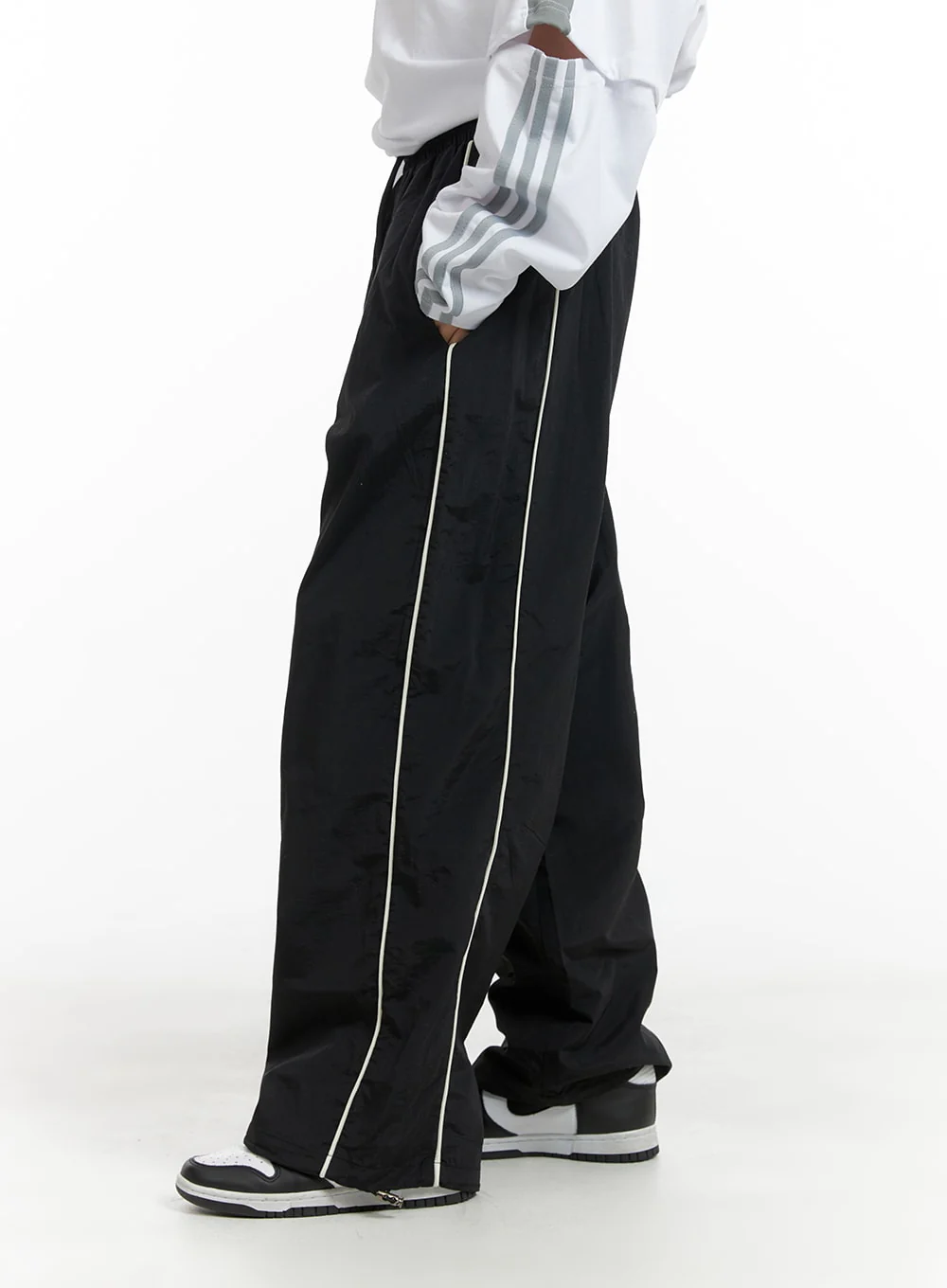 Elastic Waist Contrasting Trim Sweatpants CM407 - Image 3