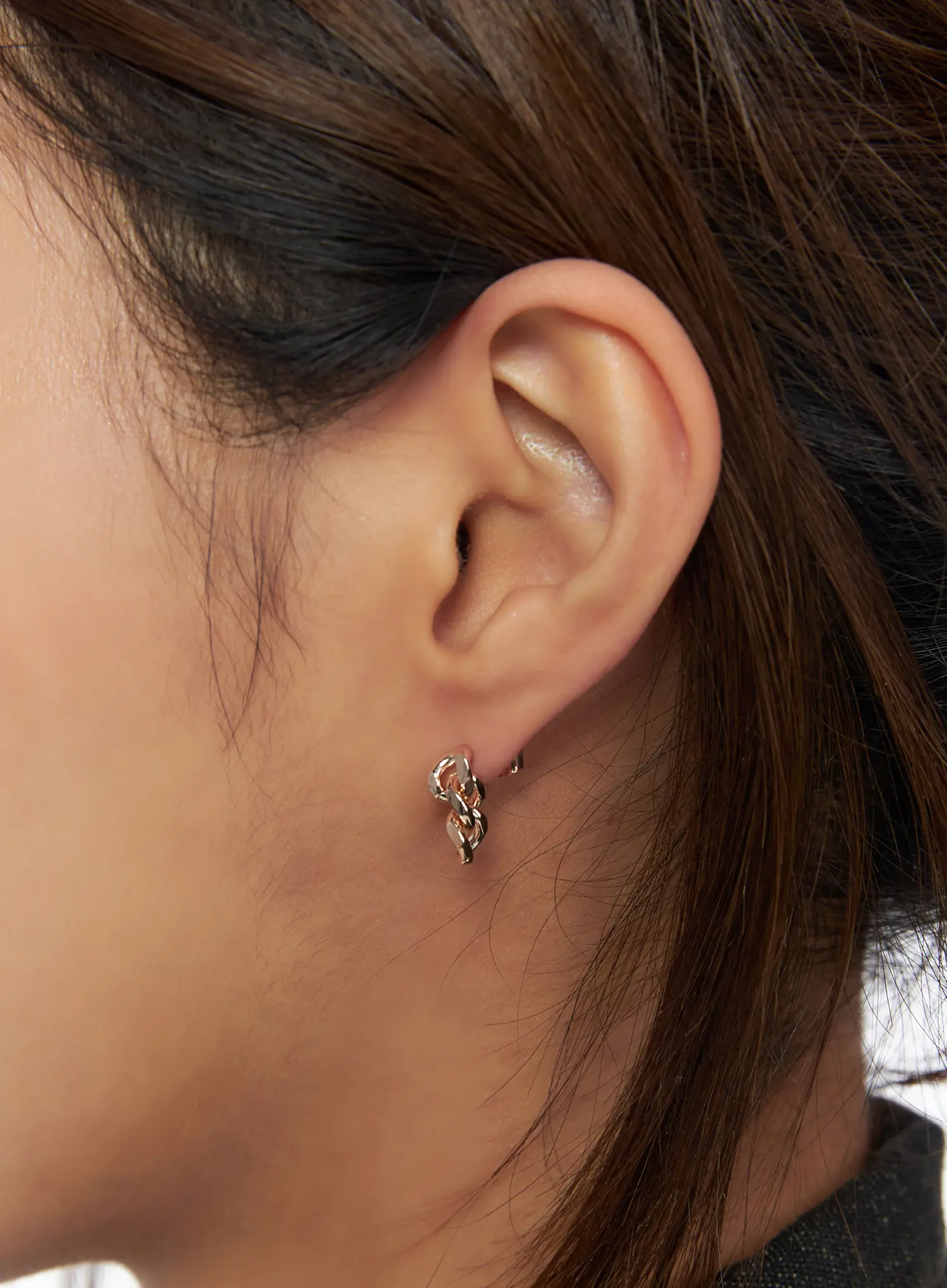 Elegant Mini Chain Earrings CA517 - Image 3