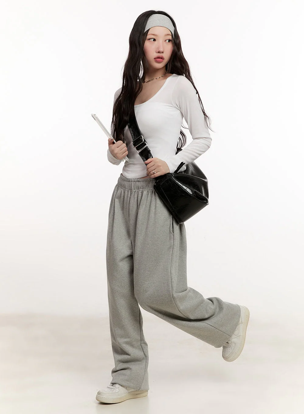 Embroidered Wide-Leg Sweatpants CM507 - Image 7