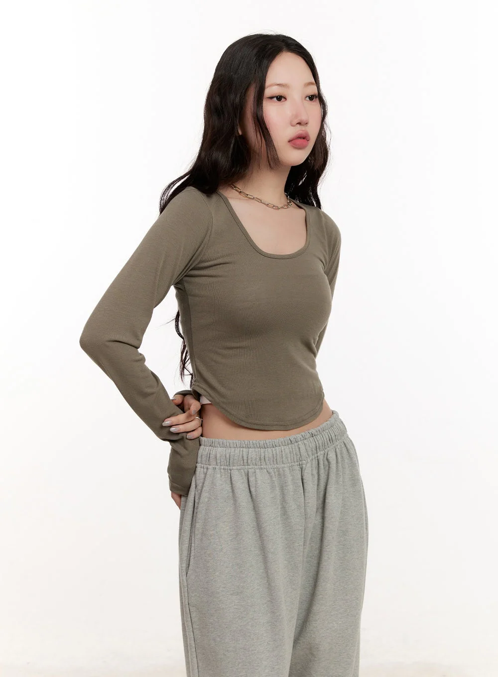 Essential Cropped Long Sleeve Top CM507 - Image 12