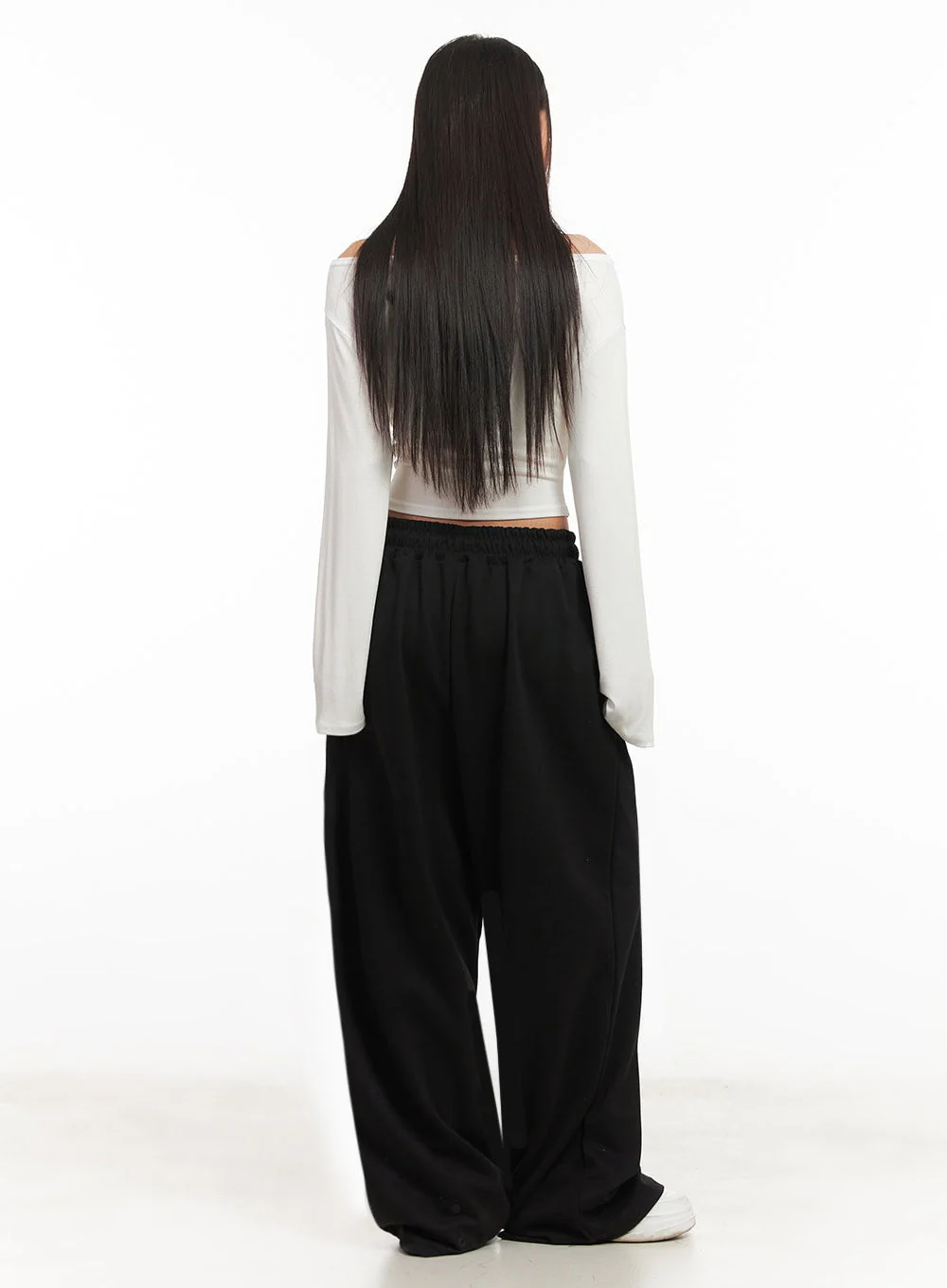 Essential Off-Shoulder Long-Sleeve Crop Top IM524 - Image 9