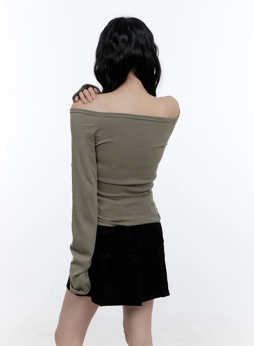 Essential Off-Shoulder Long Sleeve Top CD419 - Image 5