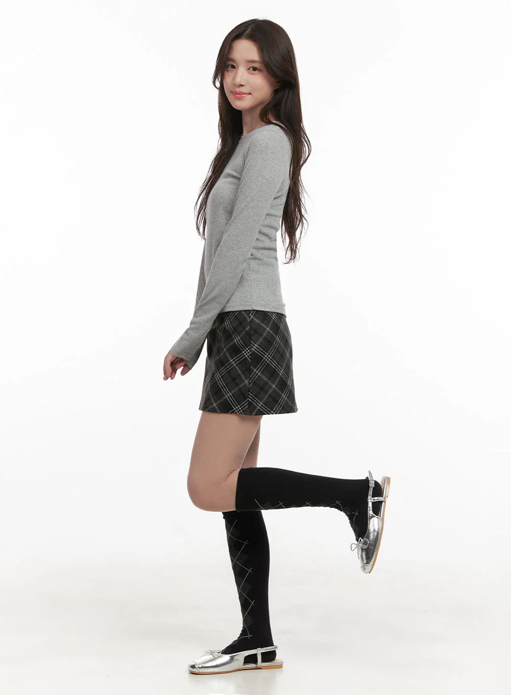 Essential Slim-Fit Long-Sleeve Top IJ510 - Image 7