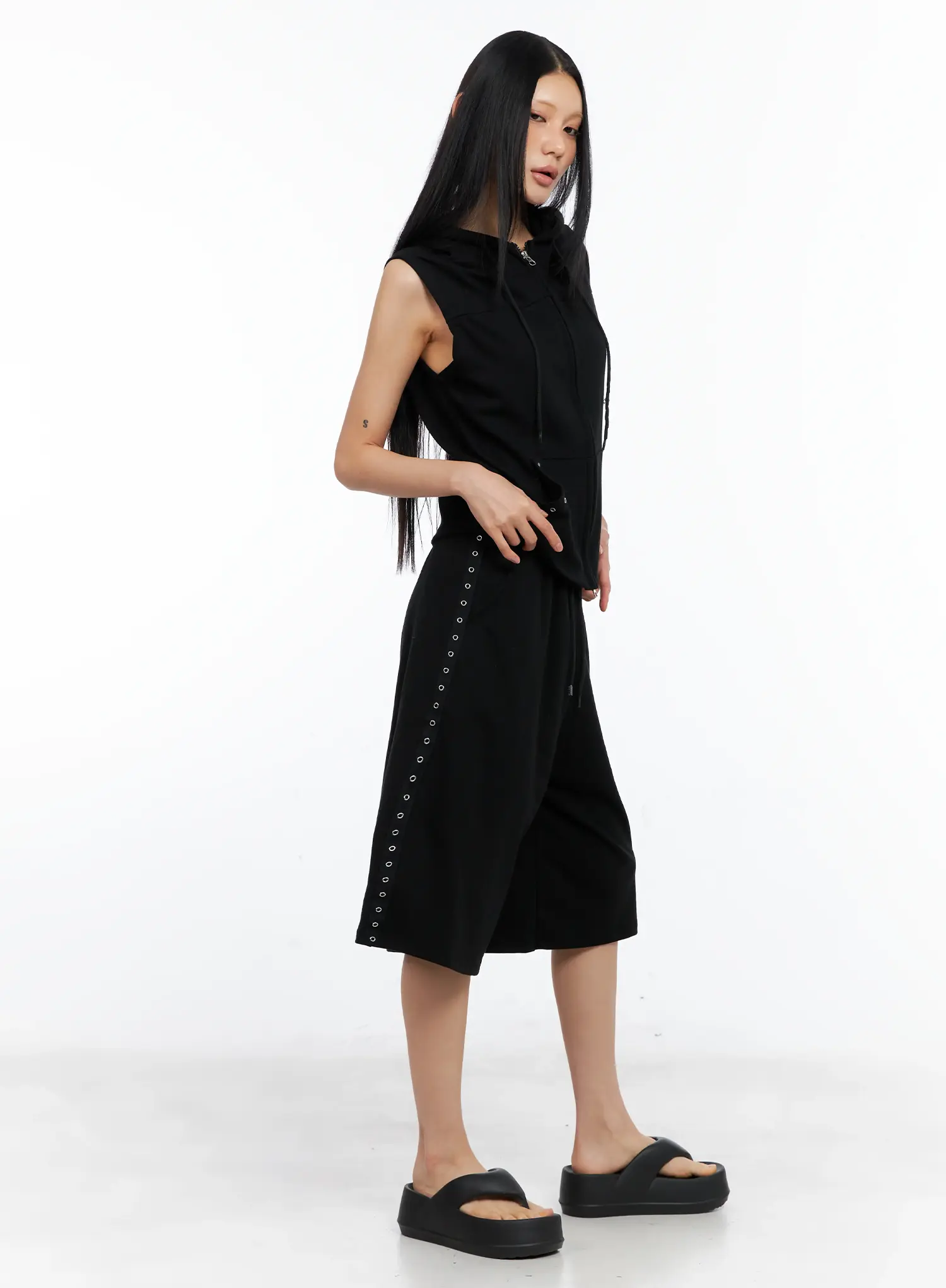 Eyelet Hooded Vest Zip-Up CL529 - Image 4