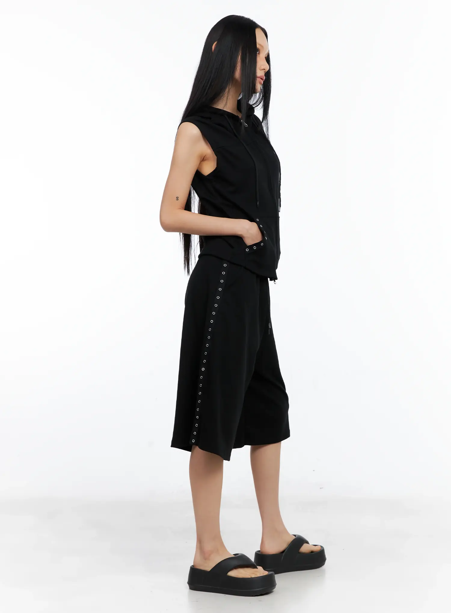 Eyelet Hooded Vest Zip-Up CL529 - Image 5