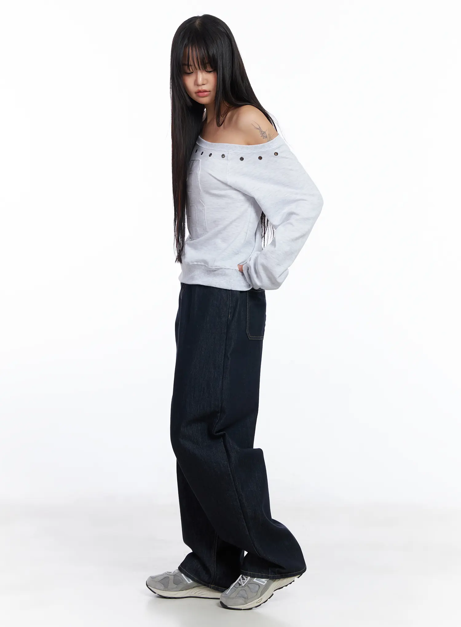 Eyelet Trimmed Off-Shoulder Sweatshirt CF504 - Image 8