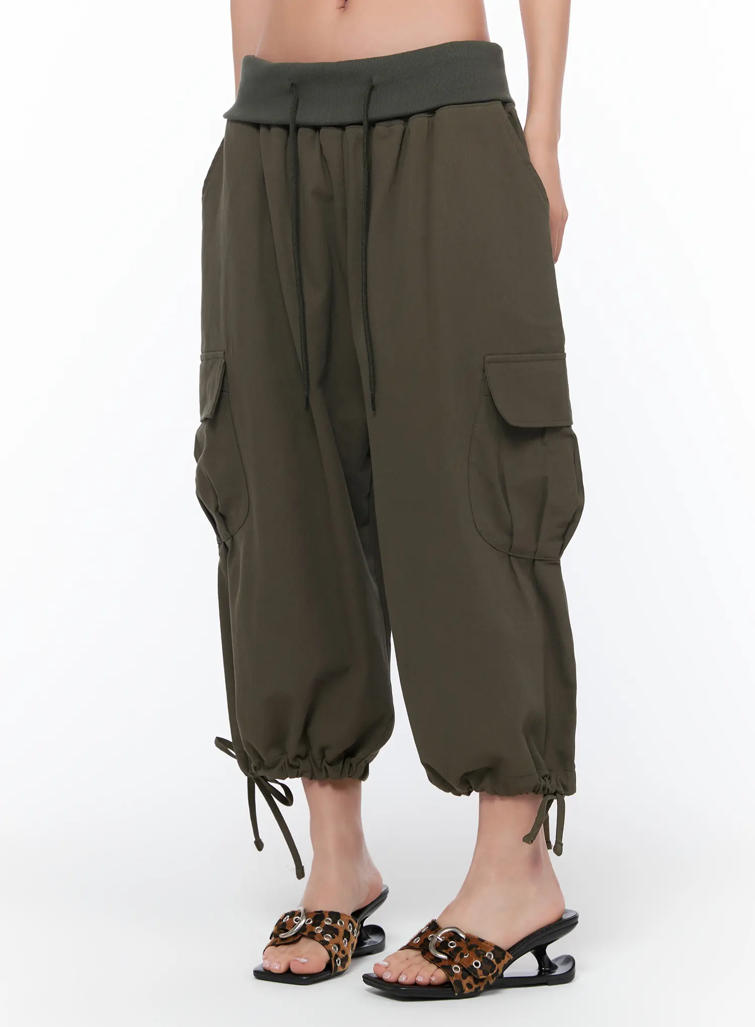 Folded Cargo Bermuda Pants CA515