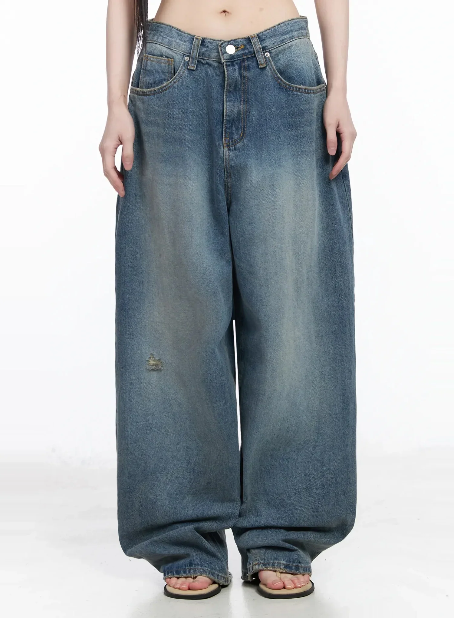 Frankie Distressed Baggy Jeans IY511