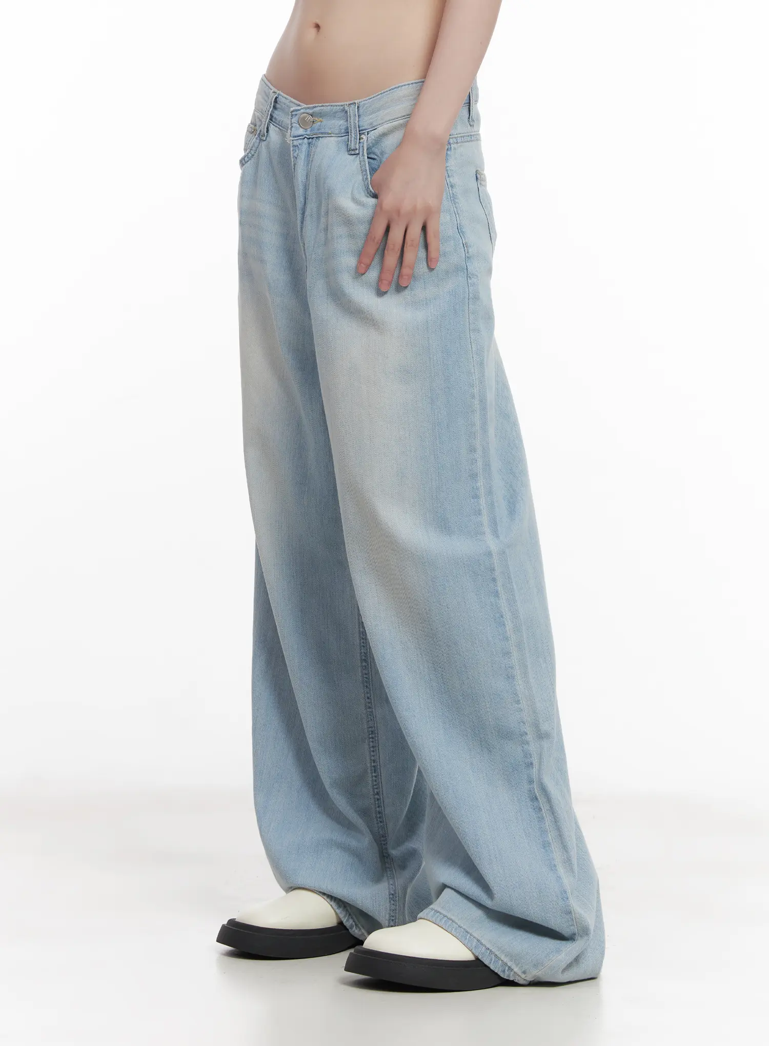 Garam Washed Wide-Leg Jeans CU518 - Image 5