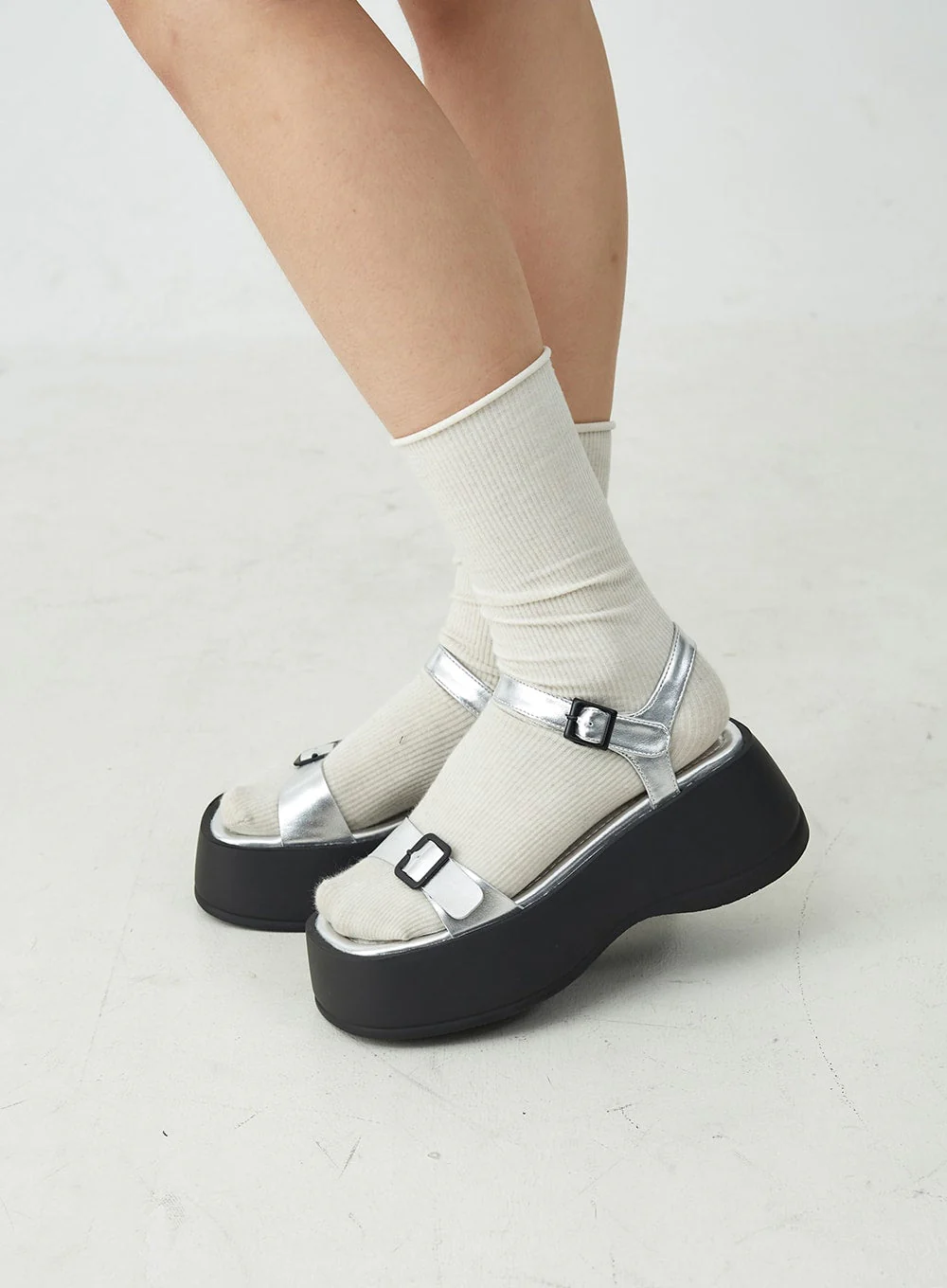 Glossy Double Buckled Chunky Platform Sandals OU14 - Image 3