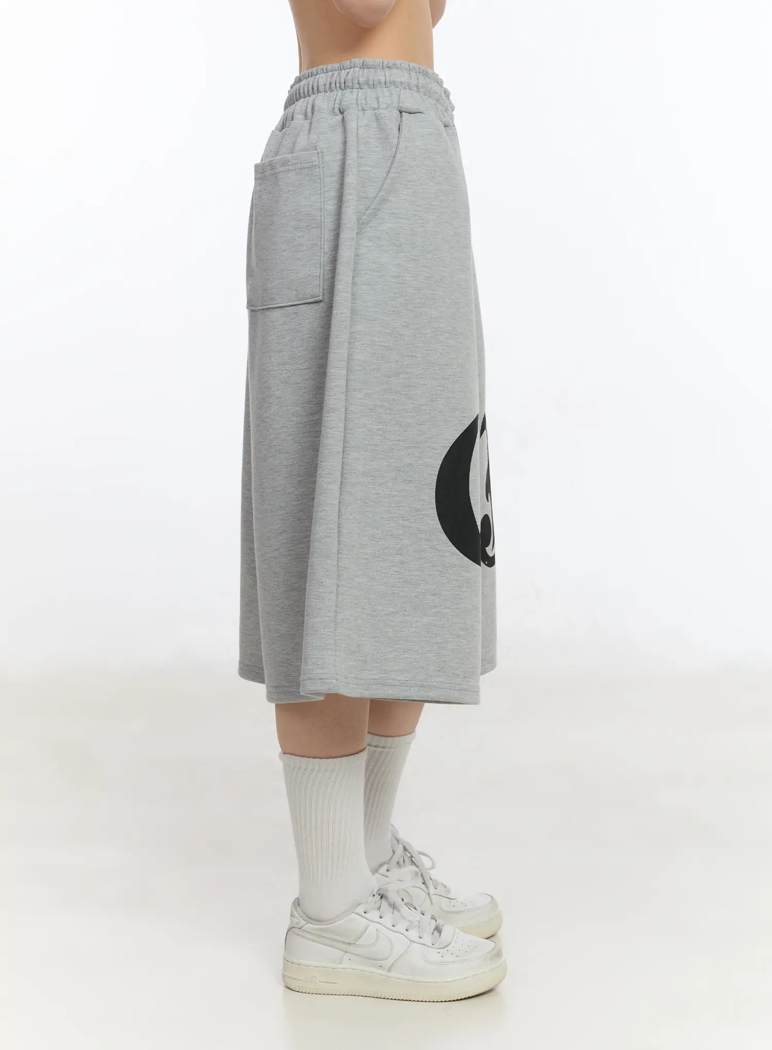 Gothic Lettering Oversized Shorts CA506 - Image 4