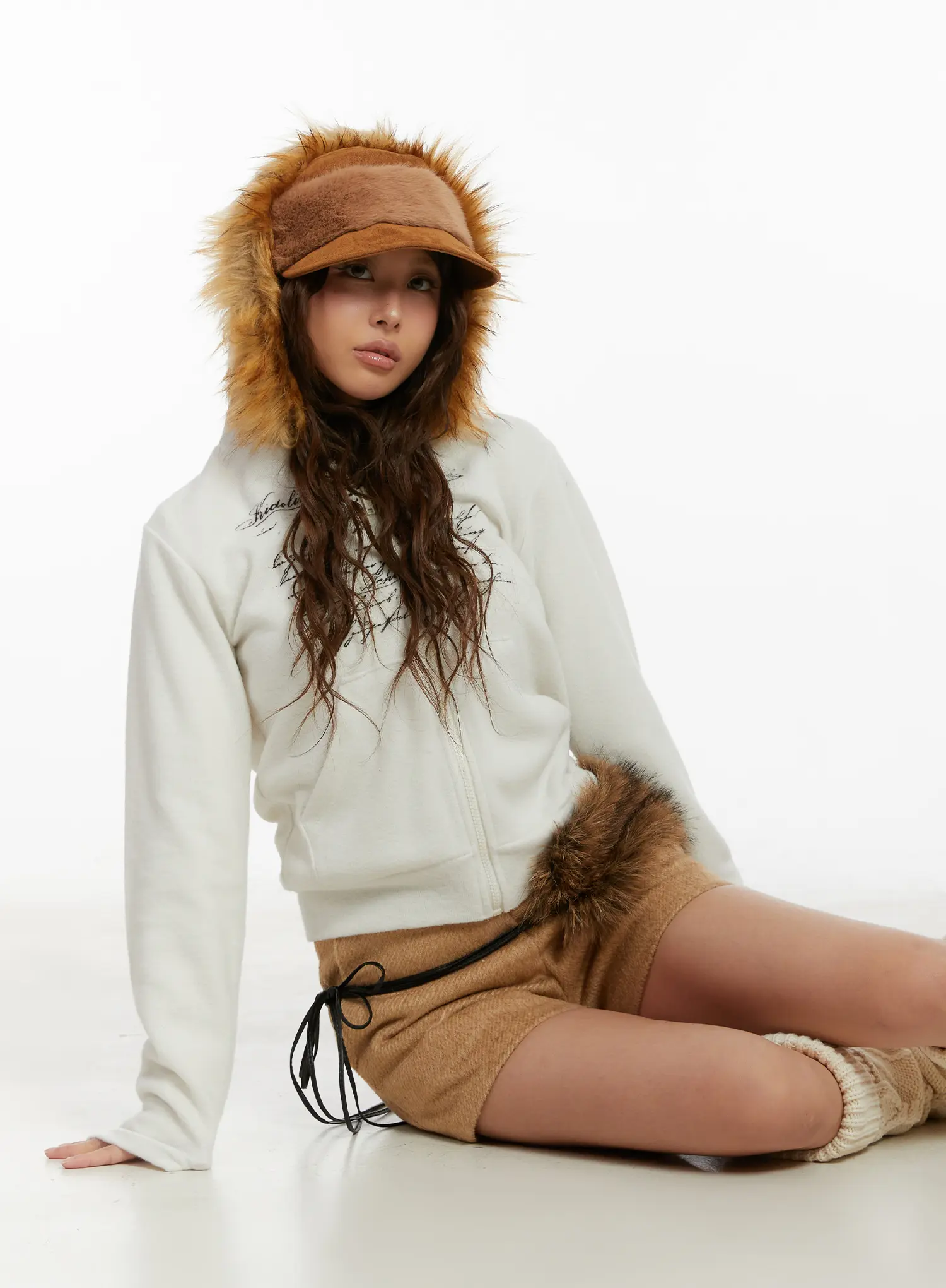 Graphic Faux Fur Trim Zip-Up Hoodie CD512 - Image 2