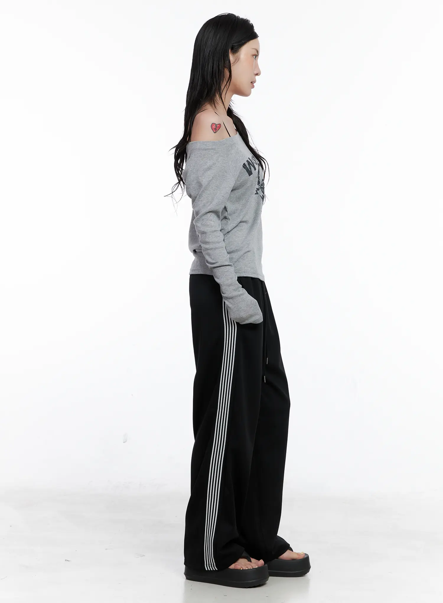 Graphic Off-Shoulder Long Sleeve Shirt CS529 - Image 4