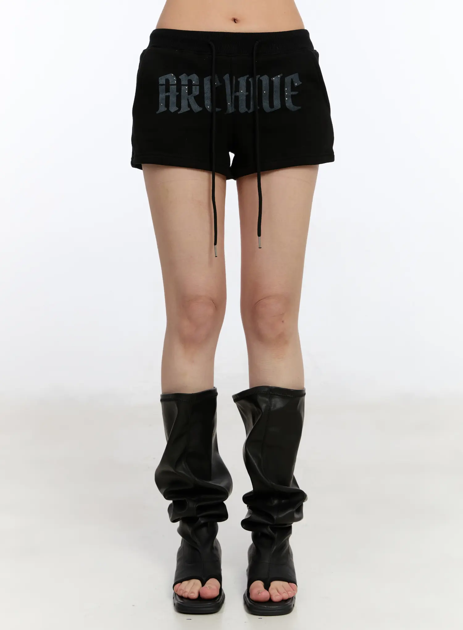 Graphic Print High-Waist Shorts CA508