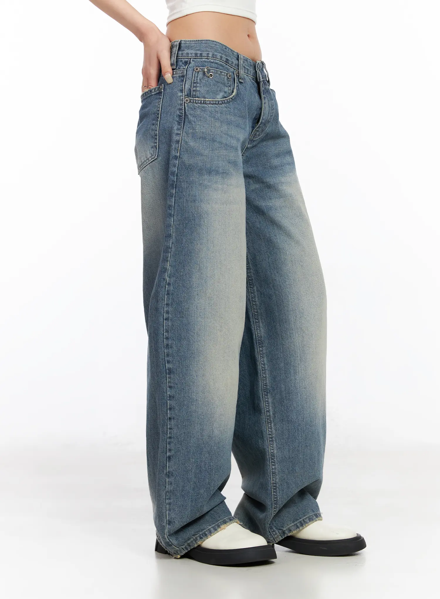 Itzel Low Rise Wide Leg Jeans CM516 - Image 5