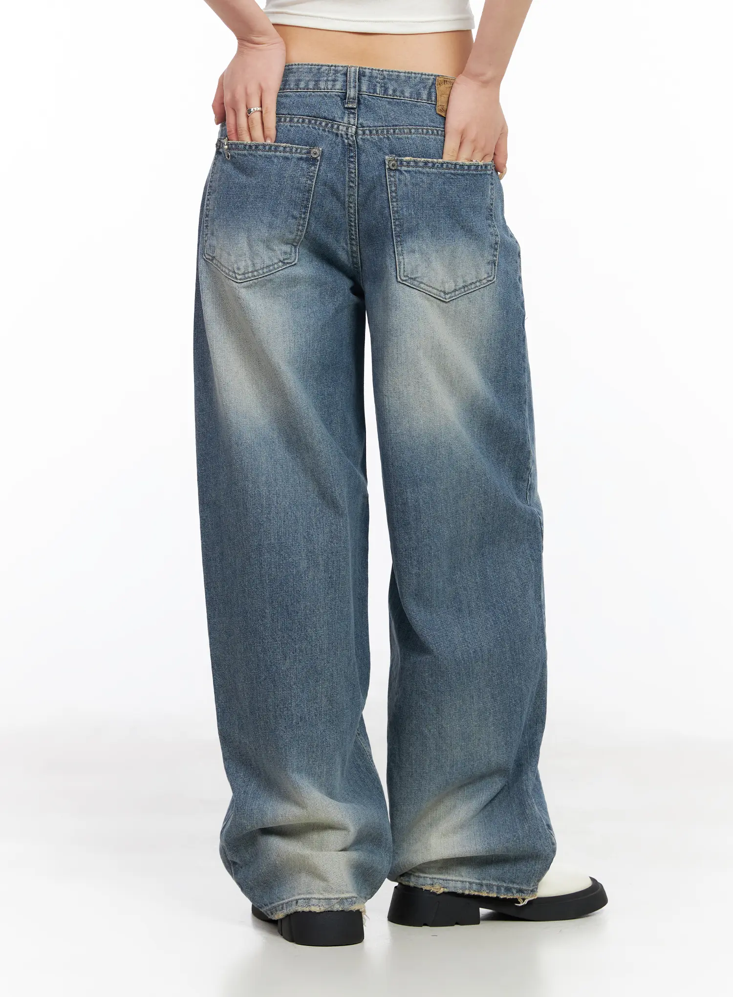 Itzel Low Rise Wide Leg Jeans CM516 - Image 9