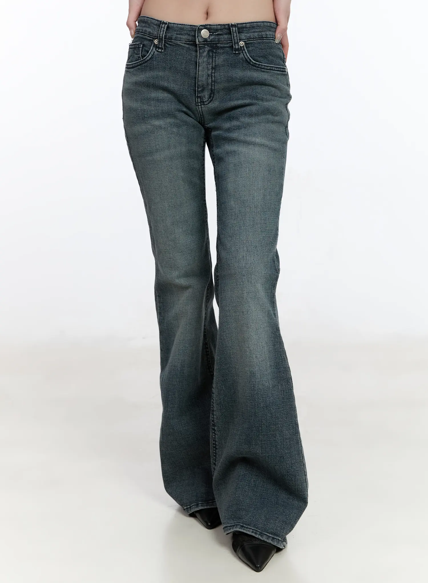 Kailani Low-Rise Washed Bootcut Flared Jeans CA501