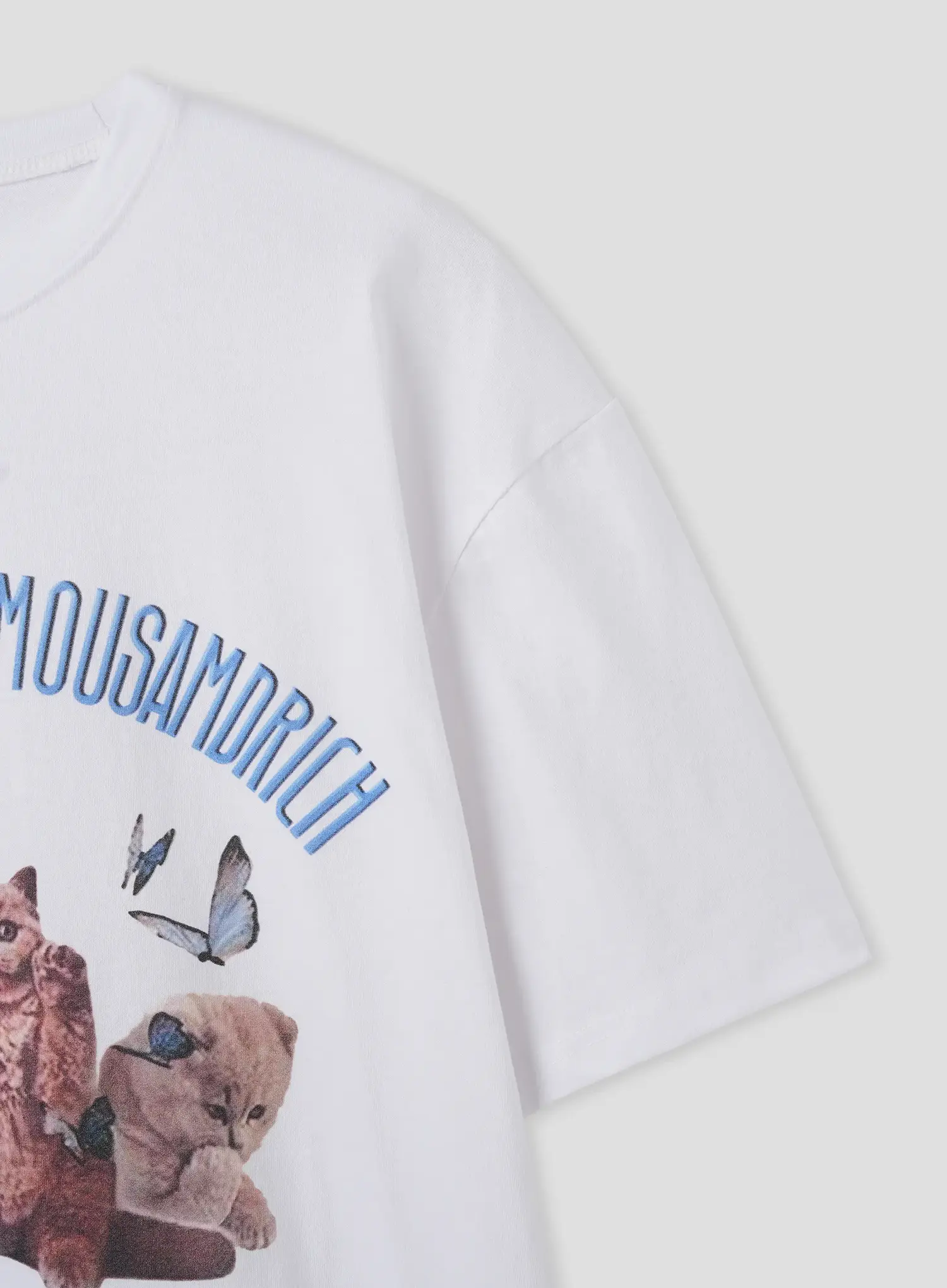 Kitty Graphic Tee IU526 - Image 5