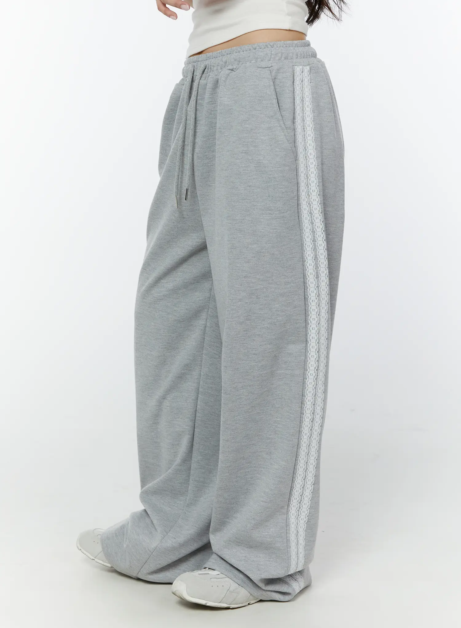 Lace Accent Wide-Leg Sweatpants IY507