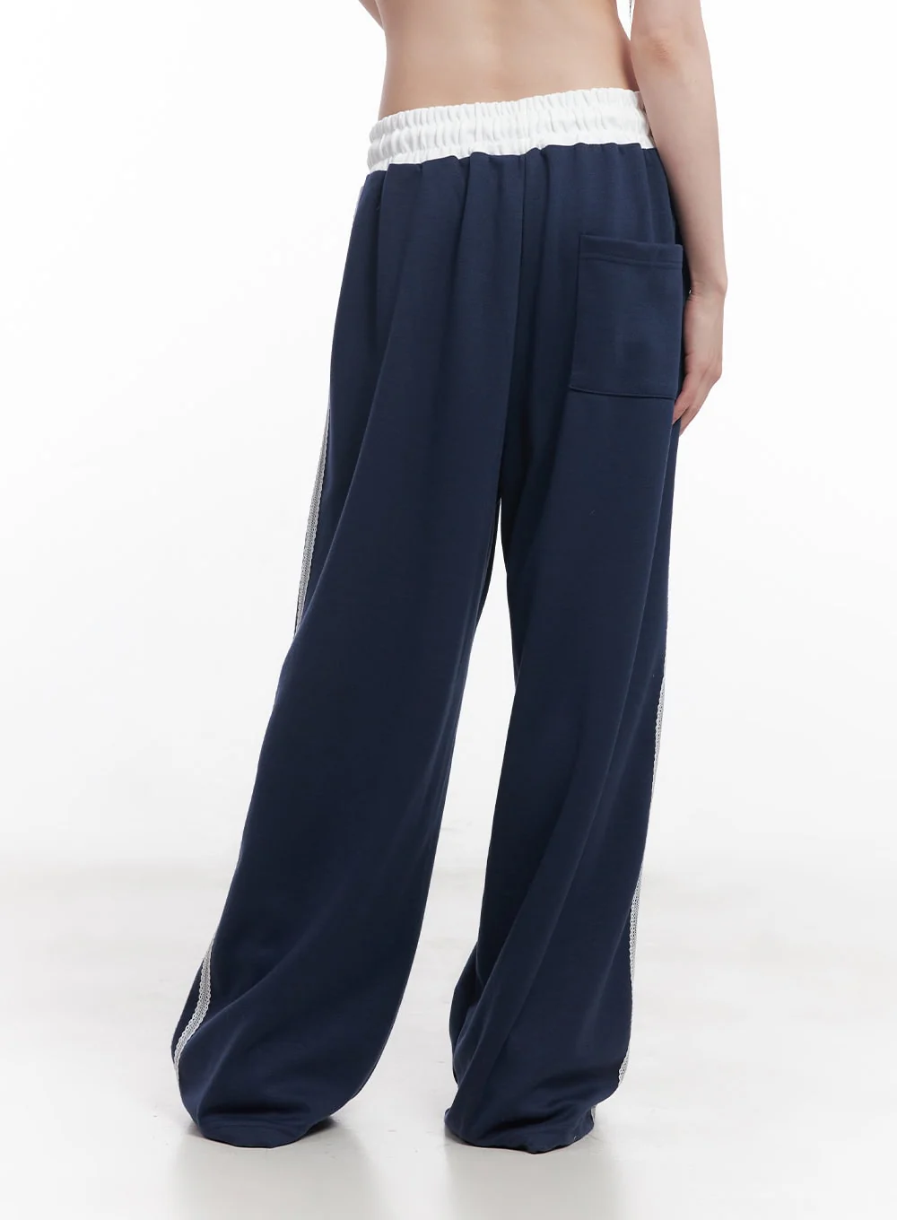 Lace-Striped Wide-Fit Sweatpants CU506 - Image 7