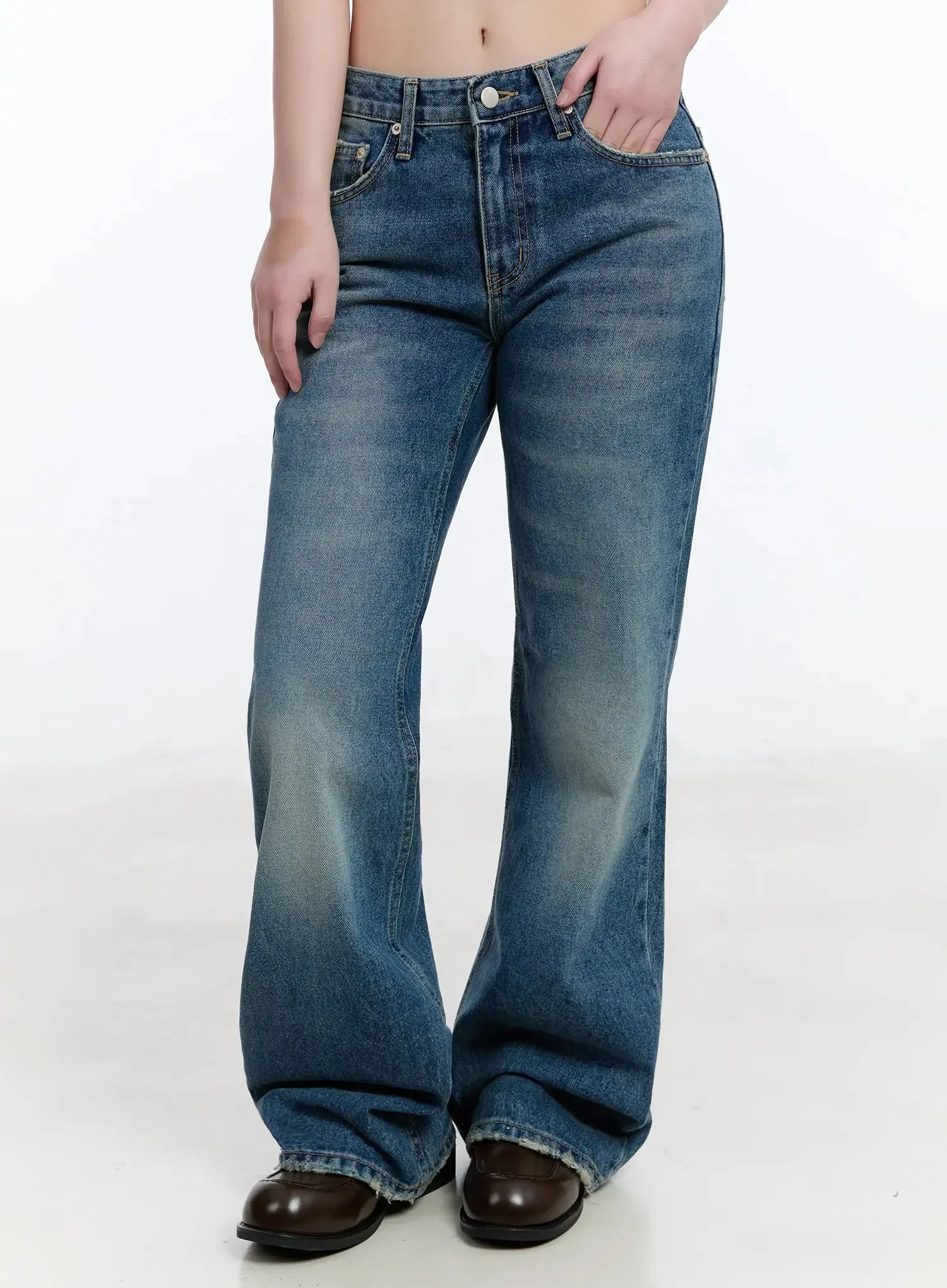 Layia Loose-Fit Flared Bootcut Jeans IM513 - Image 5