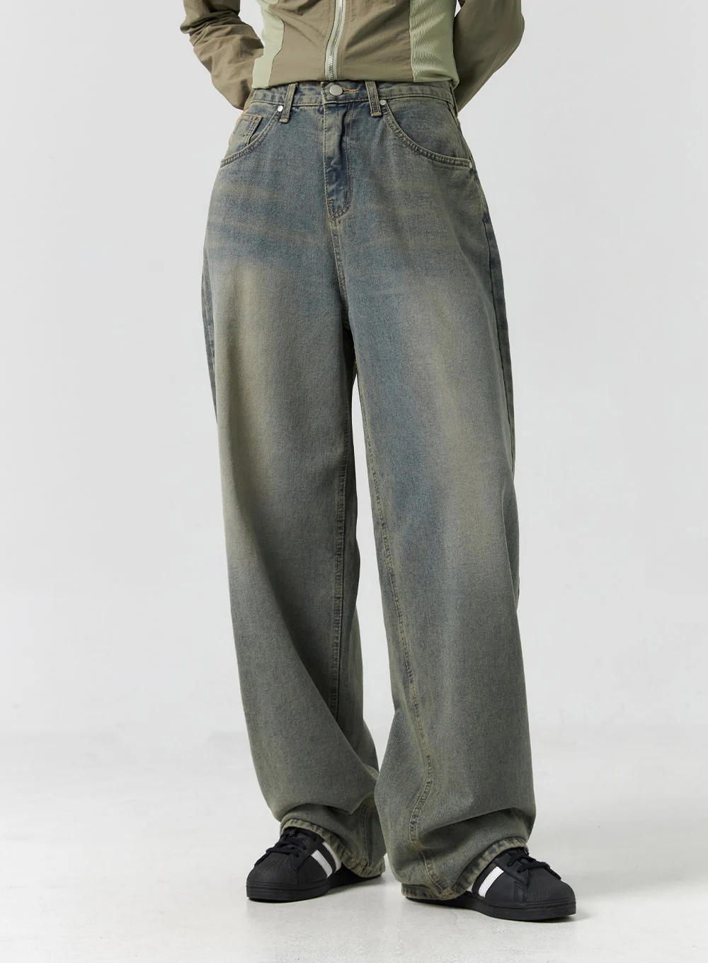 Light Wash Wide Leg Jeans CS303 - Image 9
