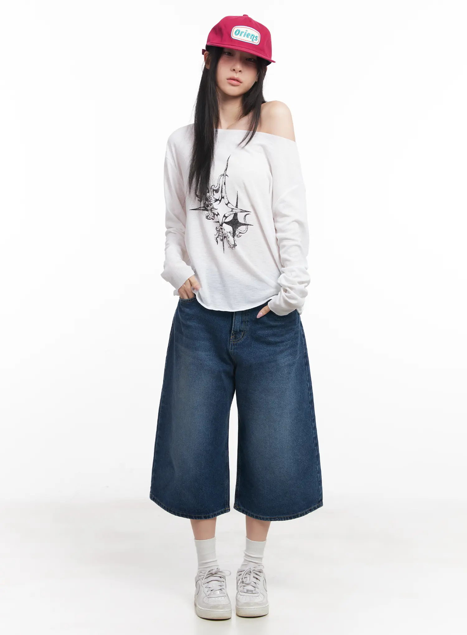 Loose-Fit Long Sleeve Graphic Top CU510 - Image 10