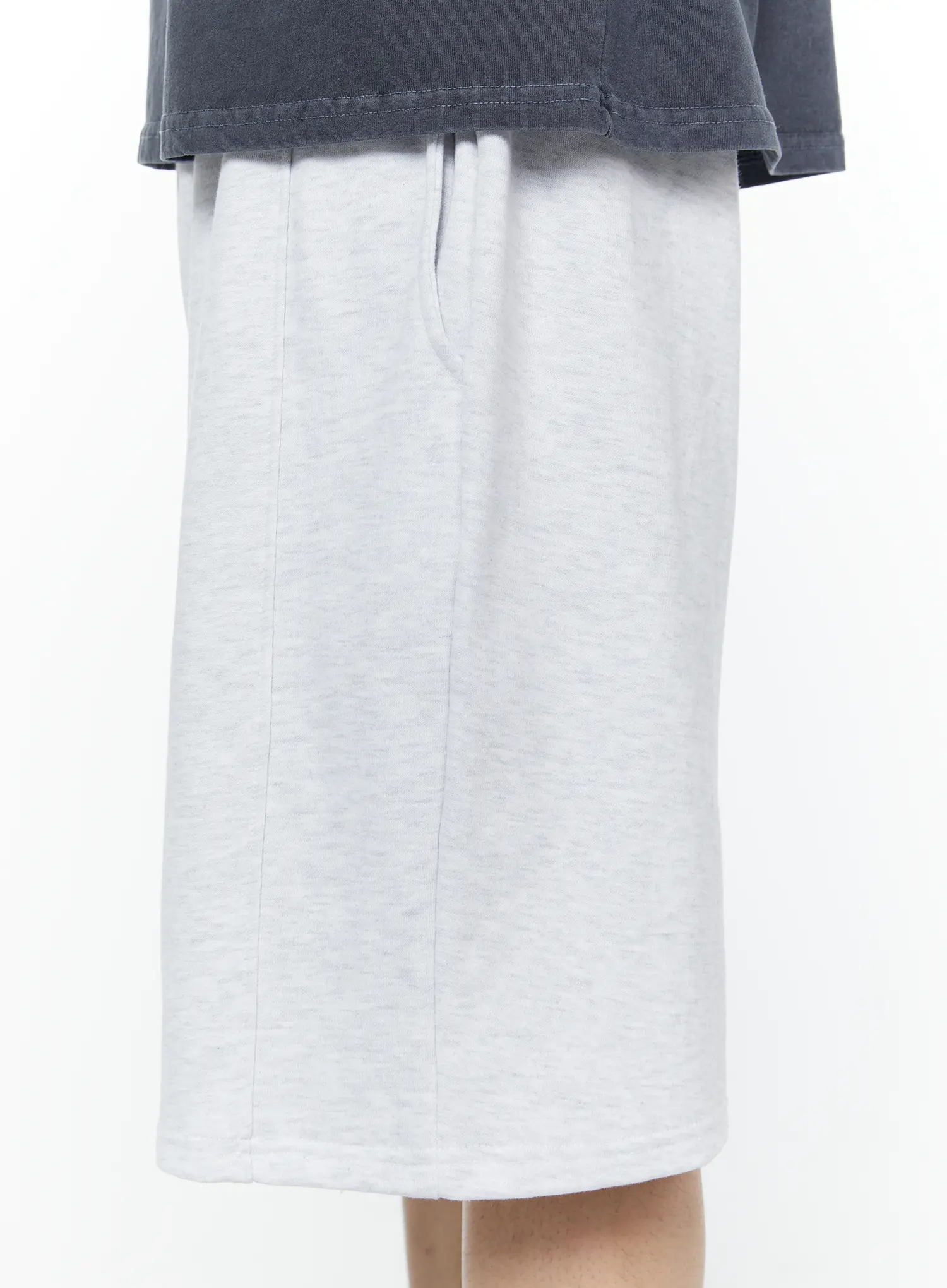 Men's Bermuda Training Shorts IA530 - Image 9