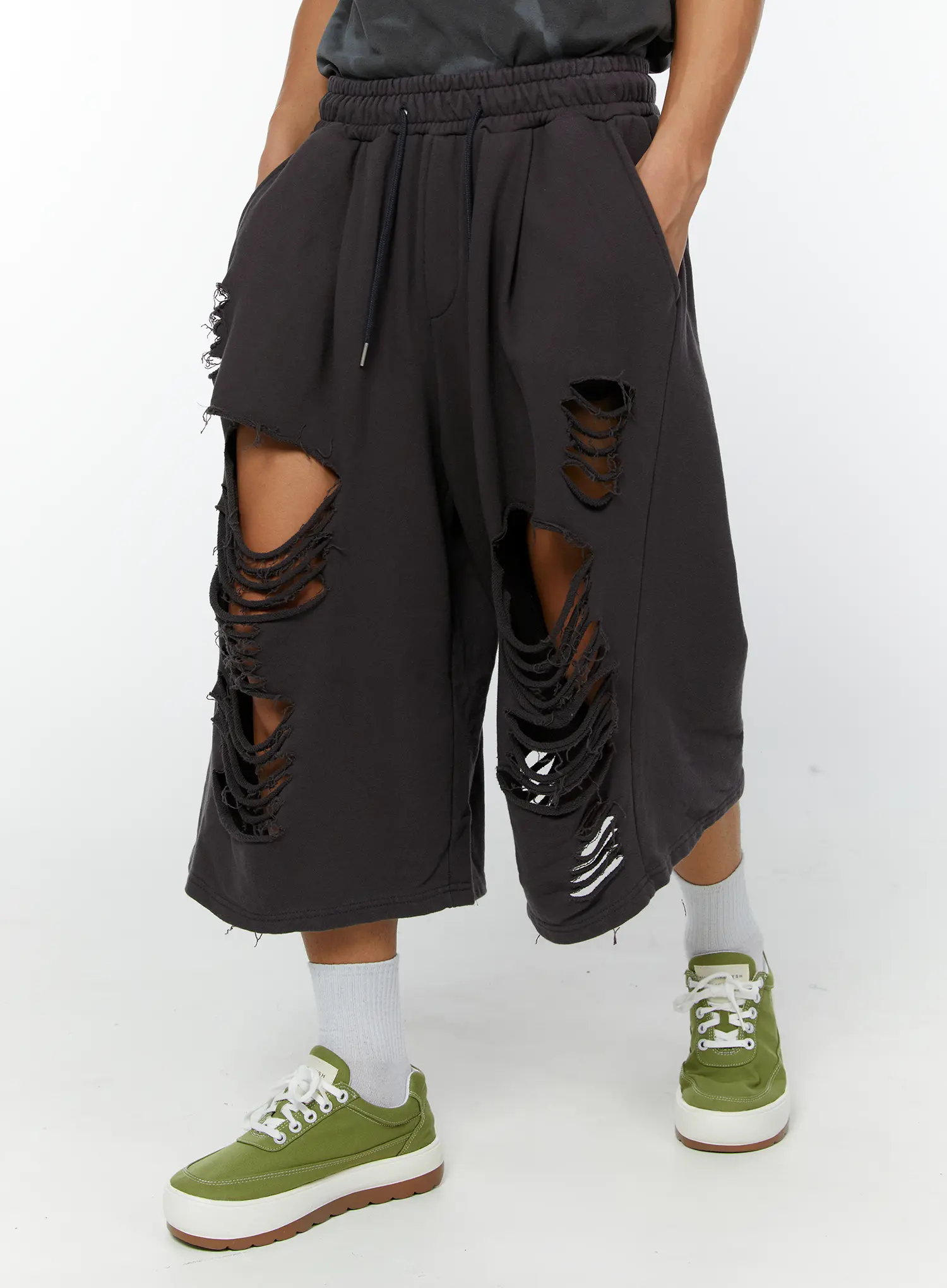Men's Distressed Bermuda Shorts (Dark Gray) IY513