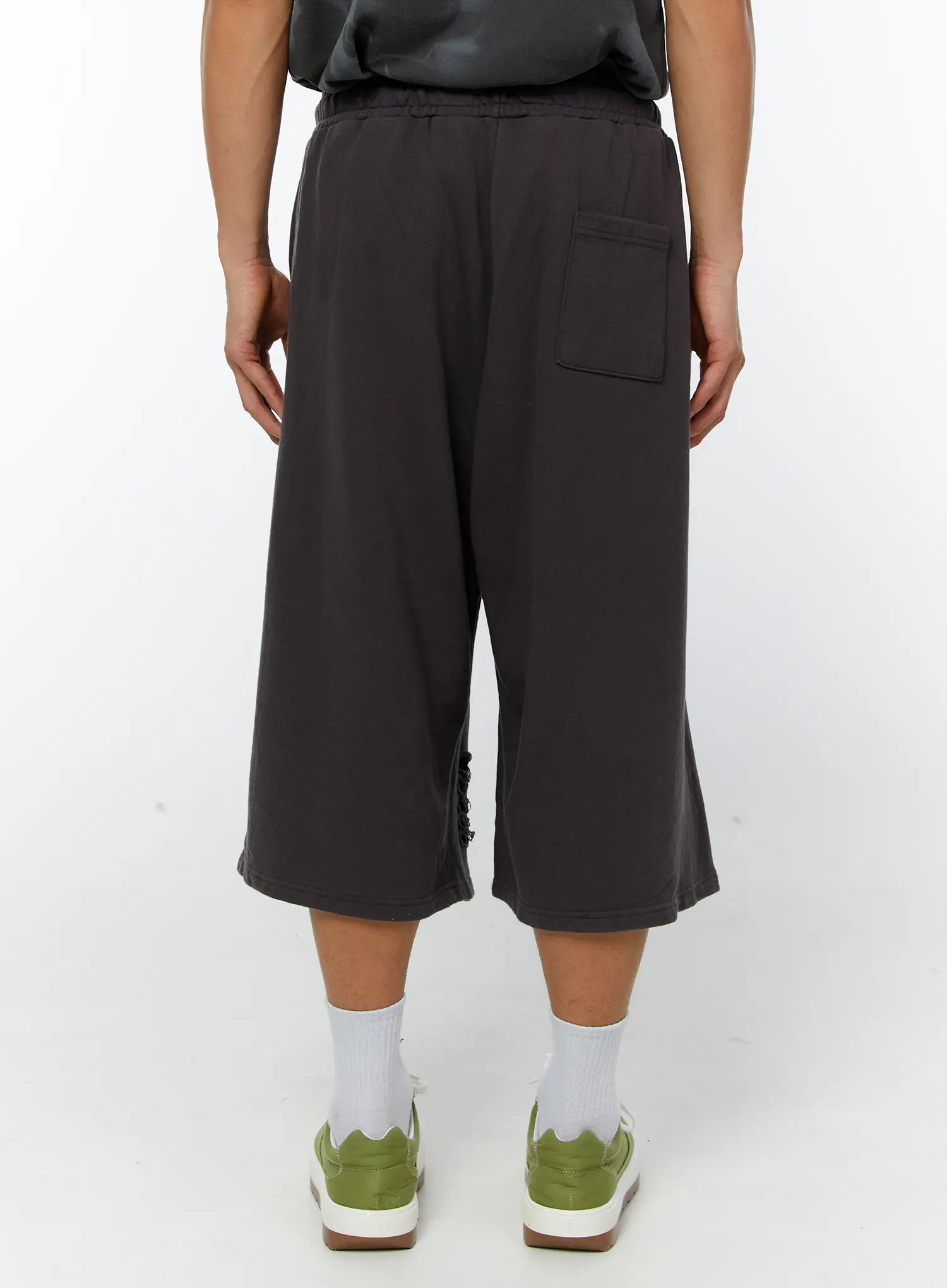 Men's Distressed Bermuda Shorts (Dark Gray) IY513 - Image 5