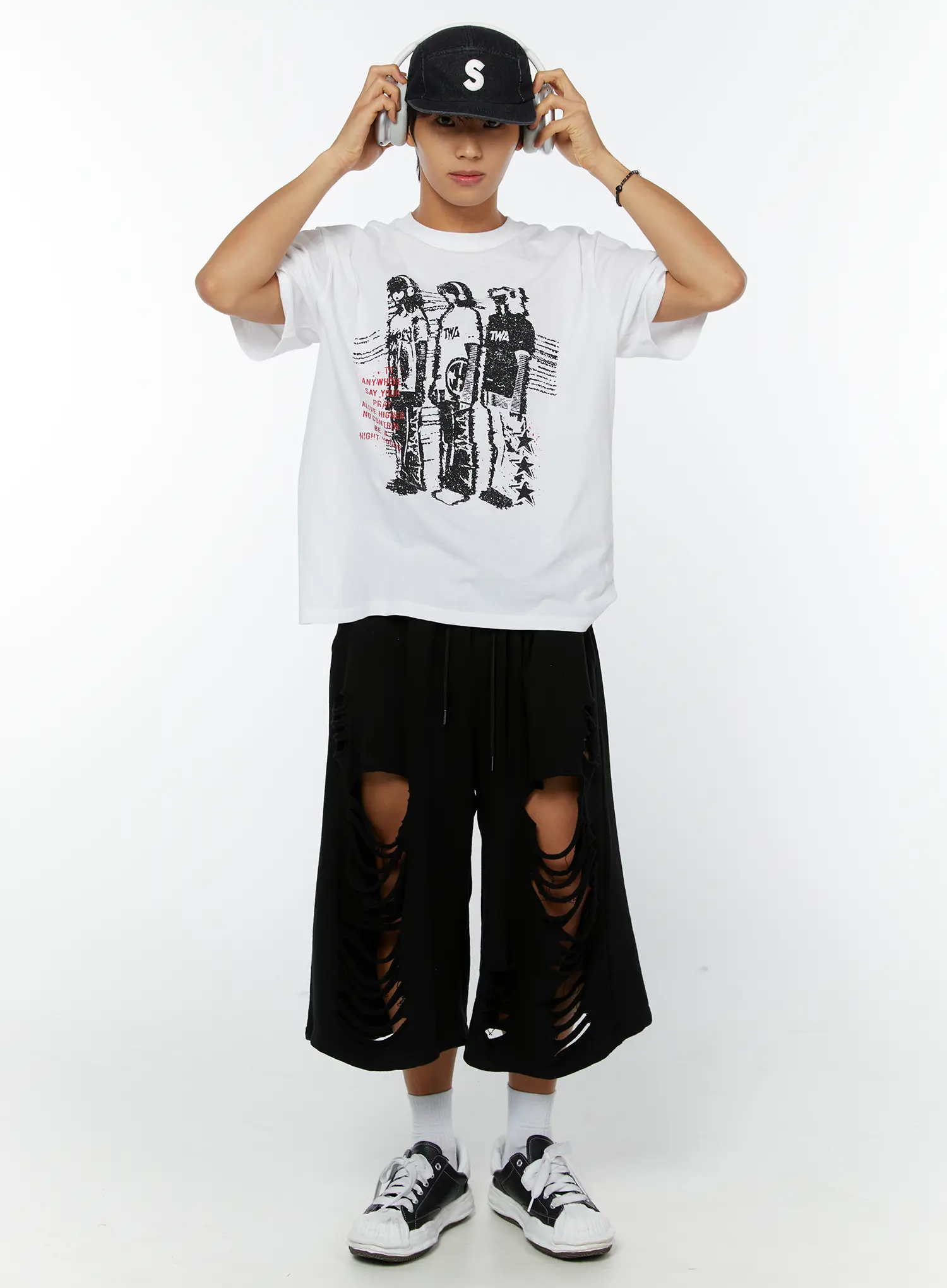 Men's Distressed Bermuda Shorts IY514 - Image 4