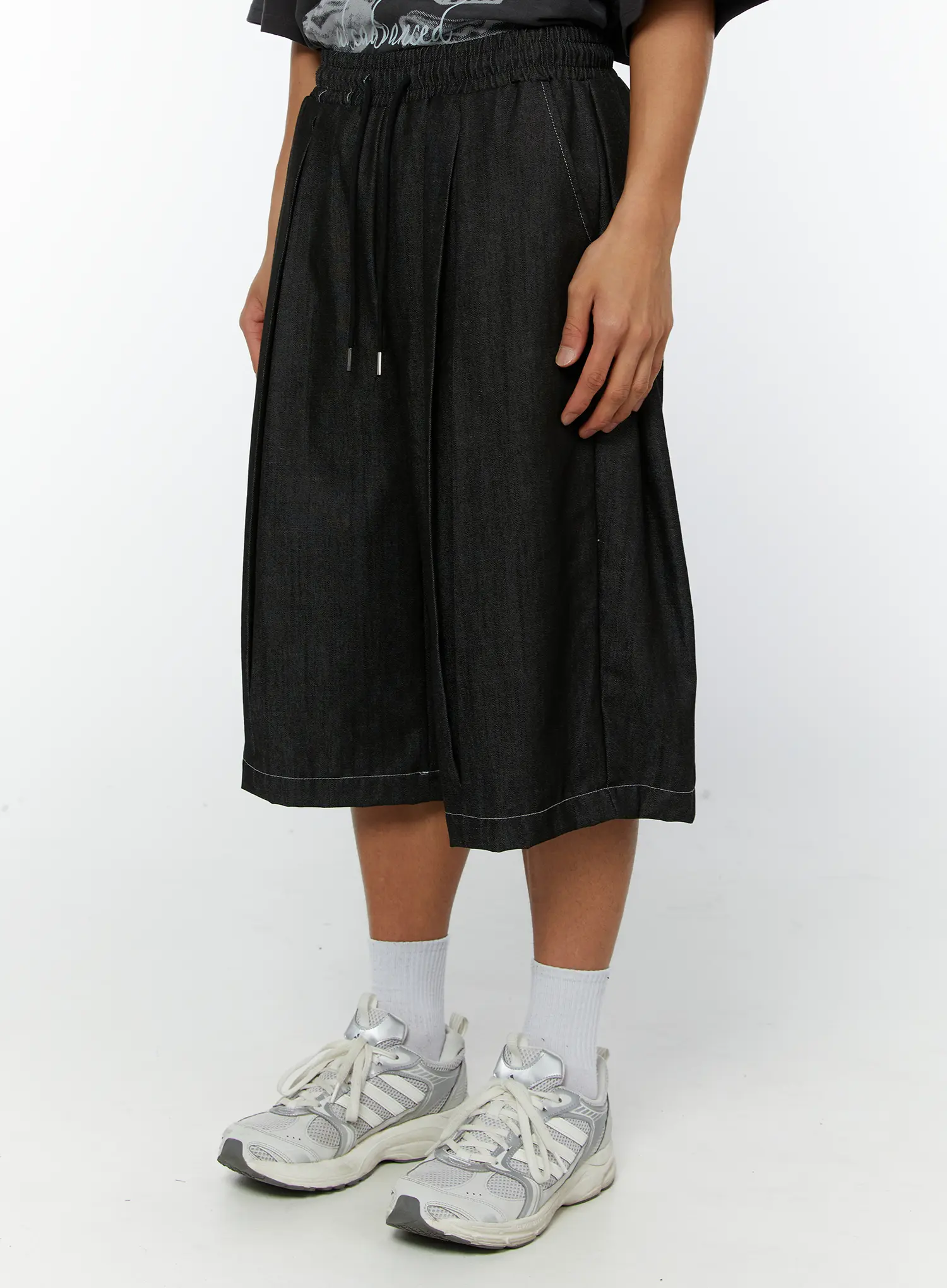 Men's Embroidered Bermuda Jorts IY514 - Image 8
