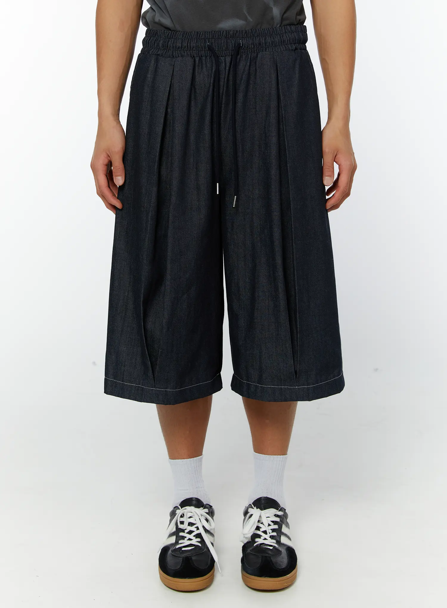 Men's Embroidered Bermuda Shorts (Dark Blue) IY513 - Image 2