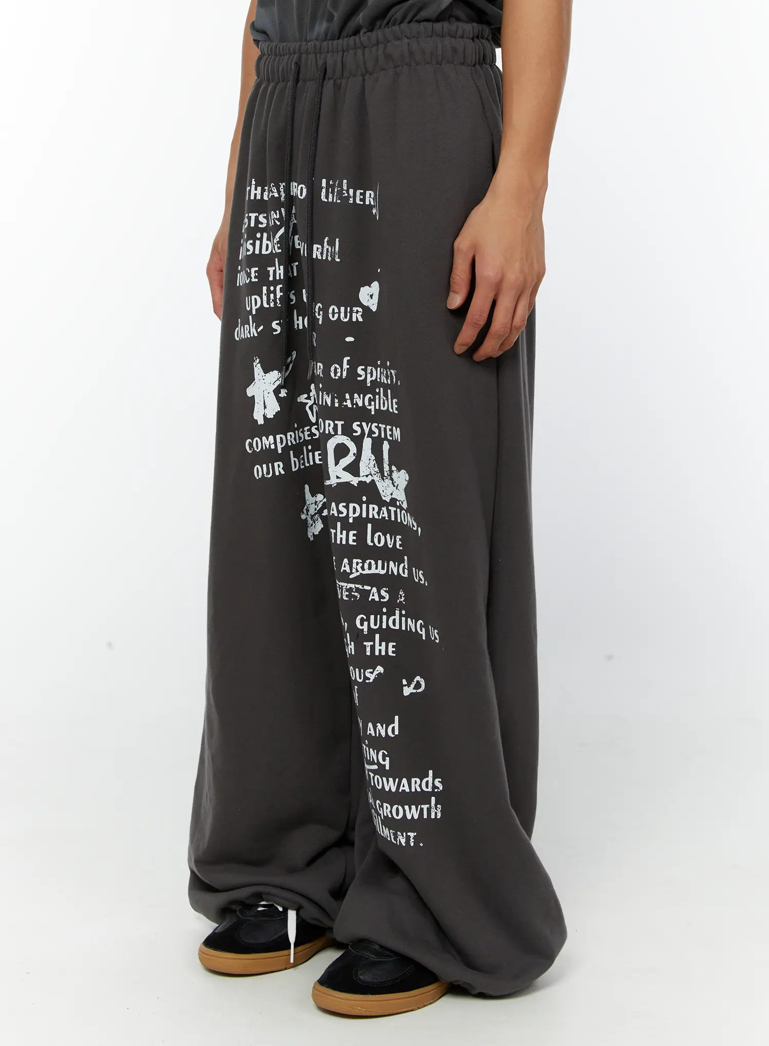 Men's Graphic Wide Leg Sweatpants (Dark Gray) IY513 - Image 3