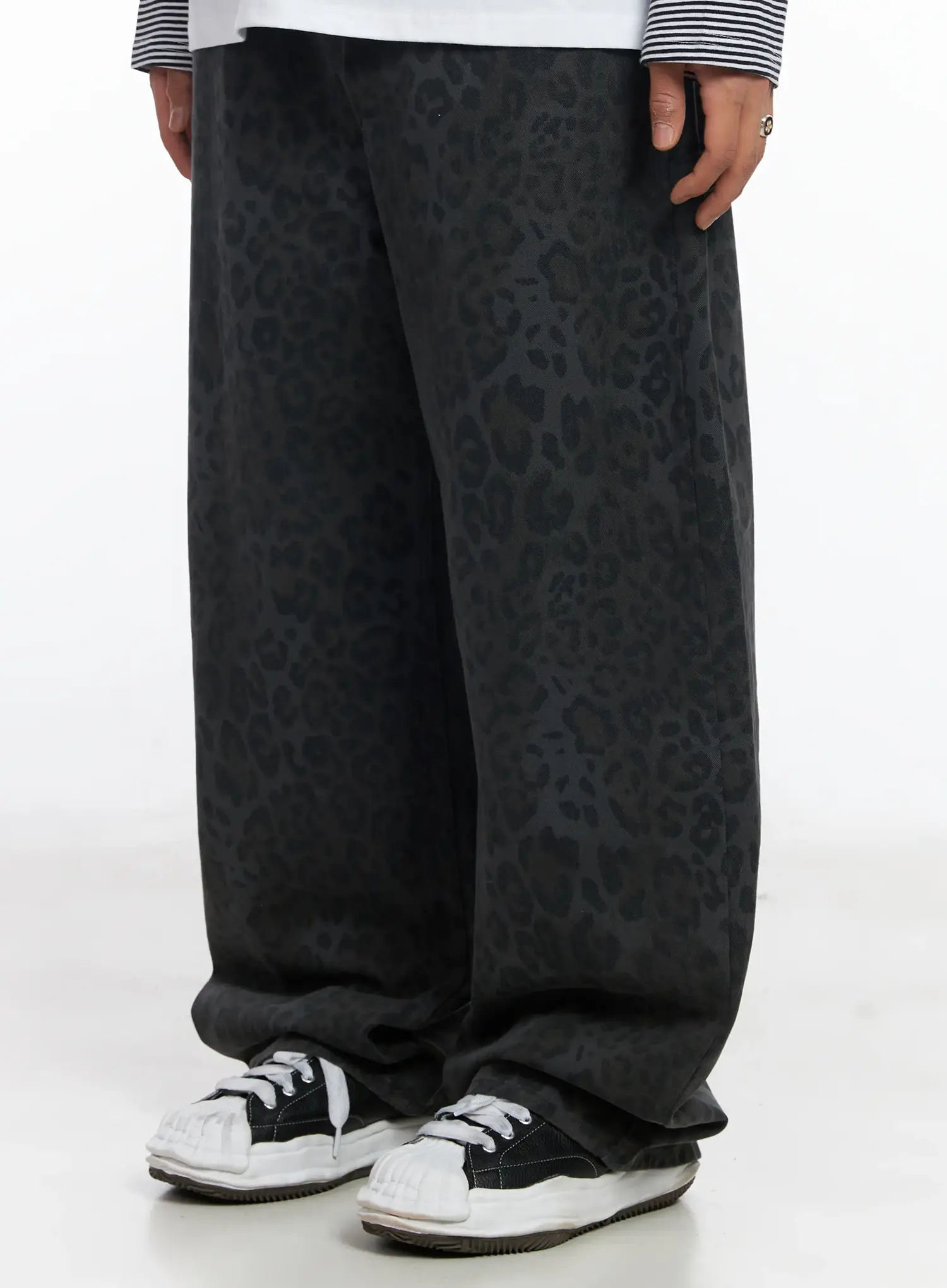 Men's Leopard Print Carpenter Pants IJ527 - Image 5