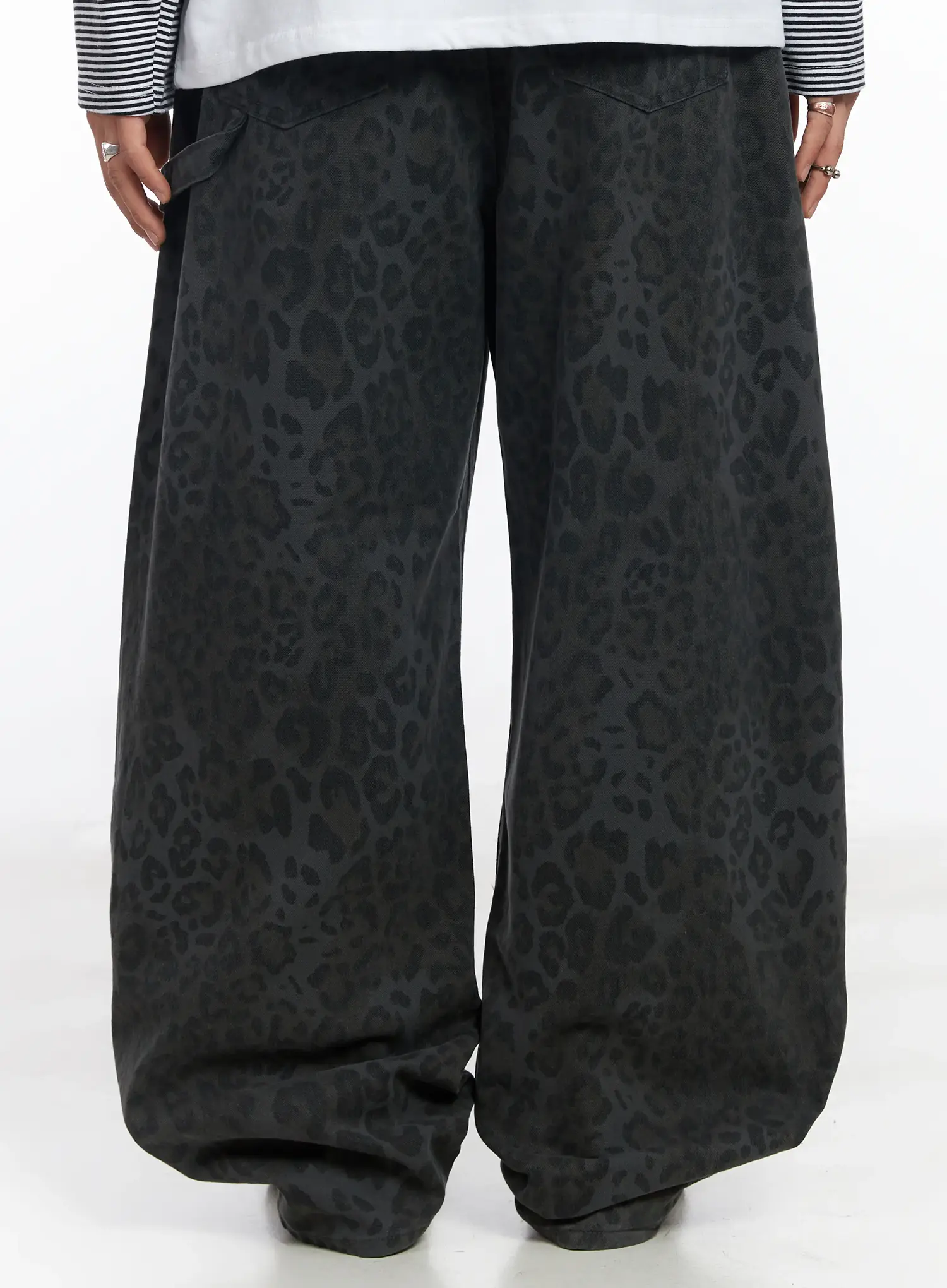 Men's Leopard Print Carpenter Pants IJ527 - Image 7