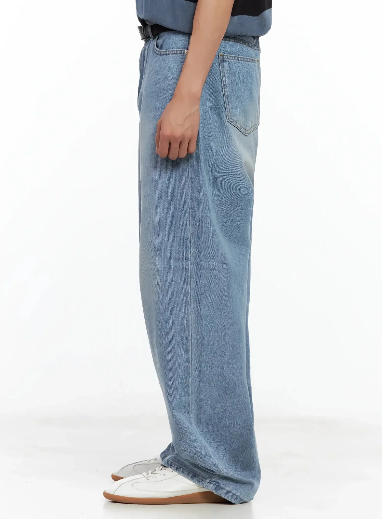 Men's Light-Wash Relaxed Jeans IL516 - Image 8