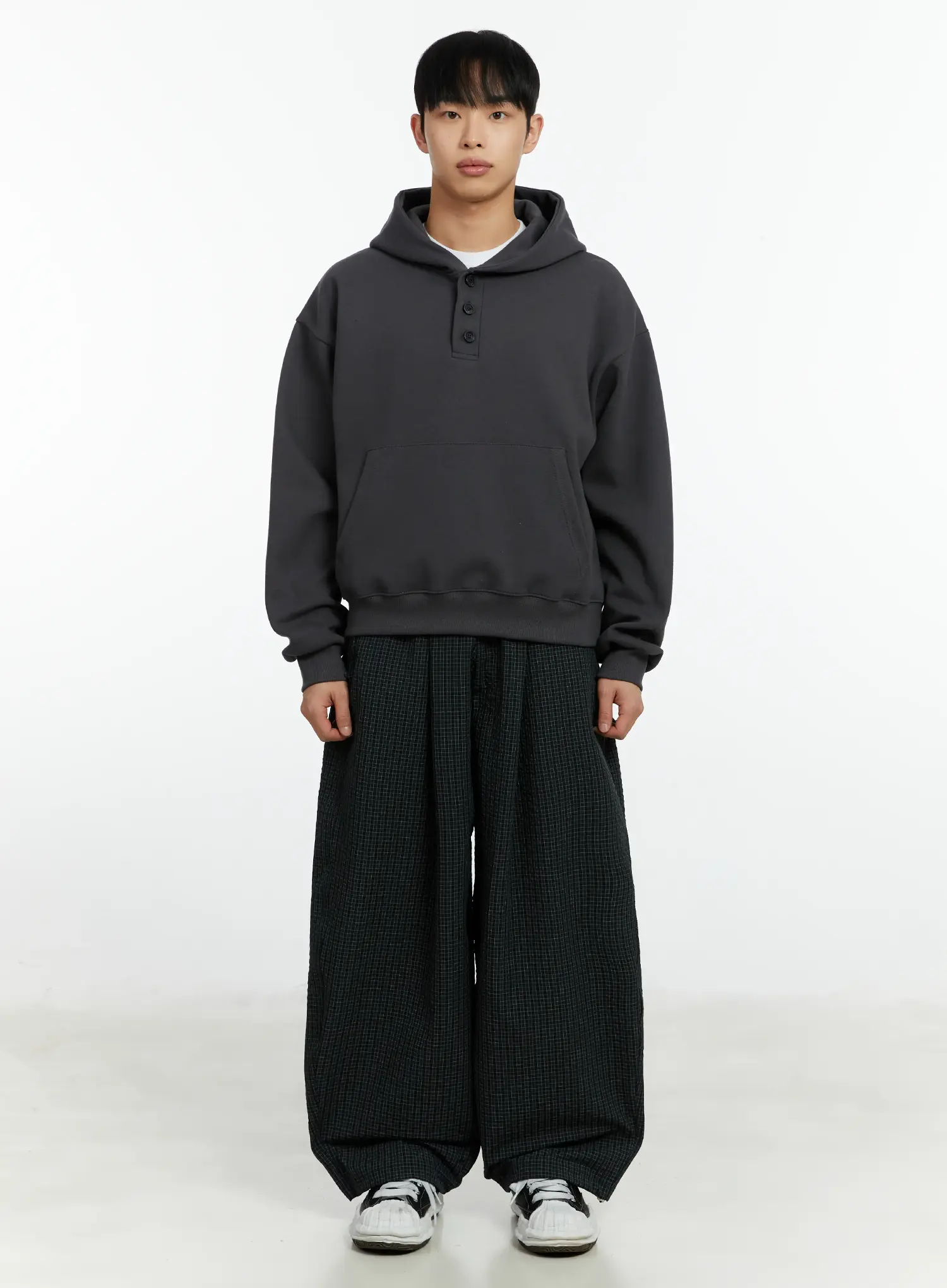 Men's Mini Check Pattern Pin-Tuck Wide Parachute Pants IF511 - Image 4