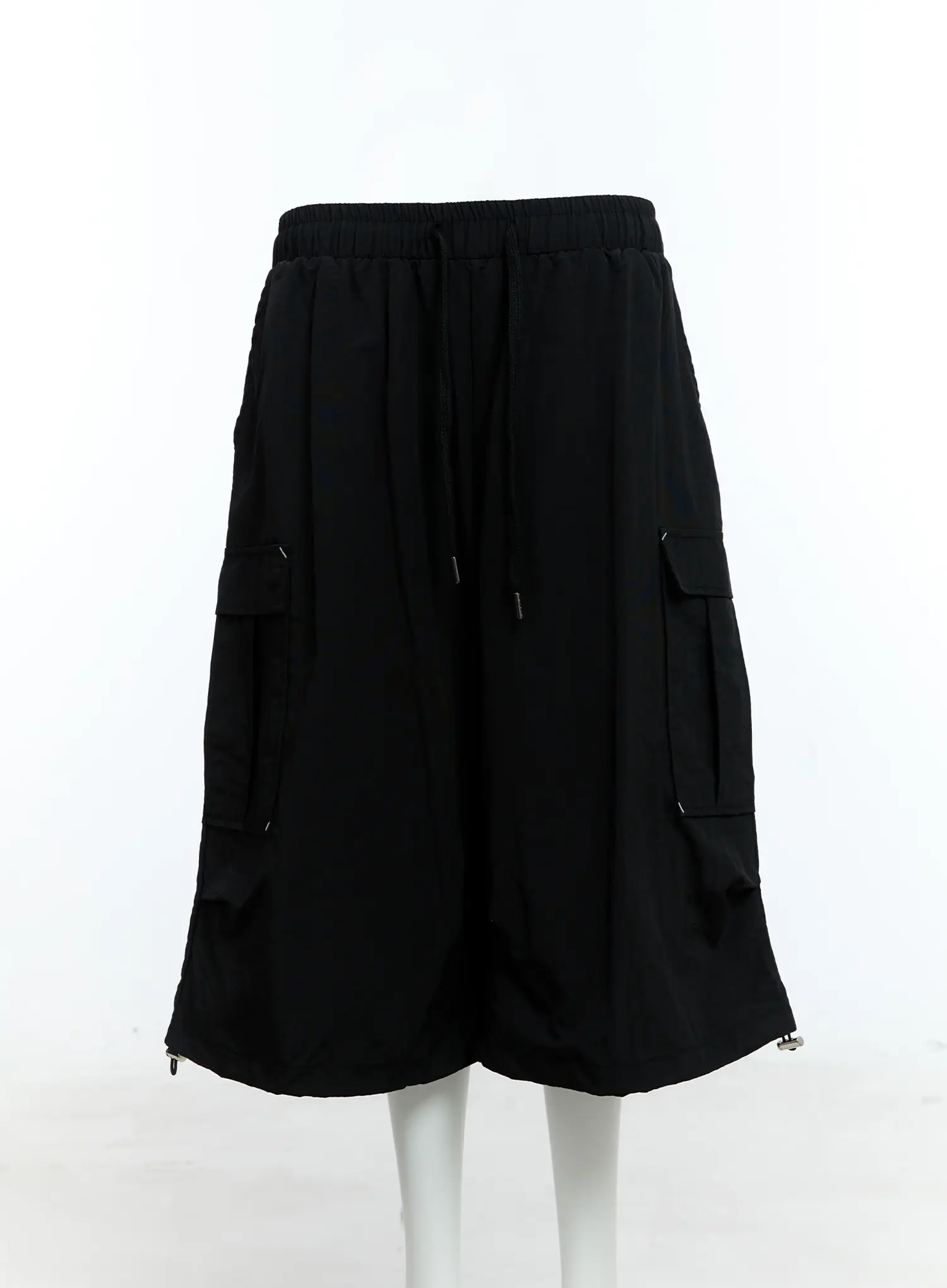 Men's Nylon Cargo Bermuda Shorts IG512 - Image 2