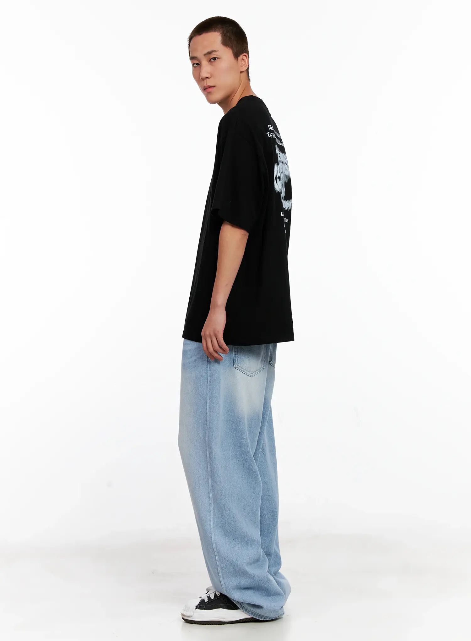 Men's Oversized Blurred Graphic Tee IG508 - Image 10