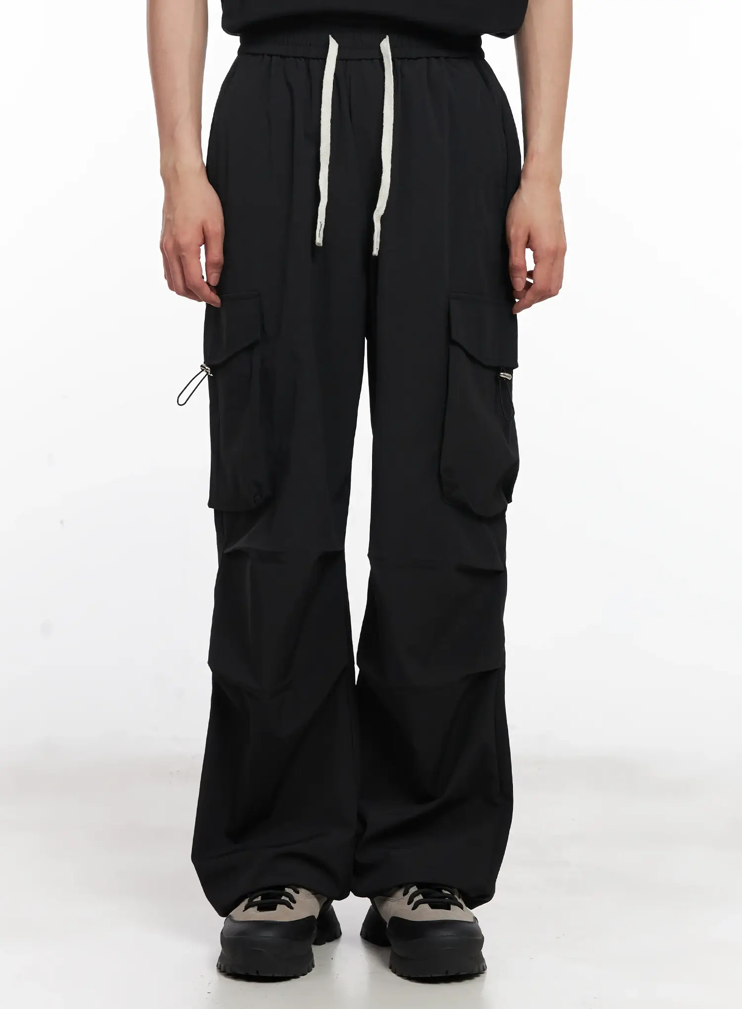 Men's Parachute Wide-Leg Cargo Pants IL504