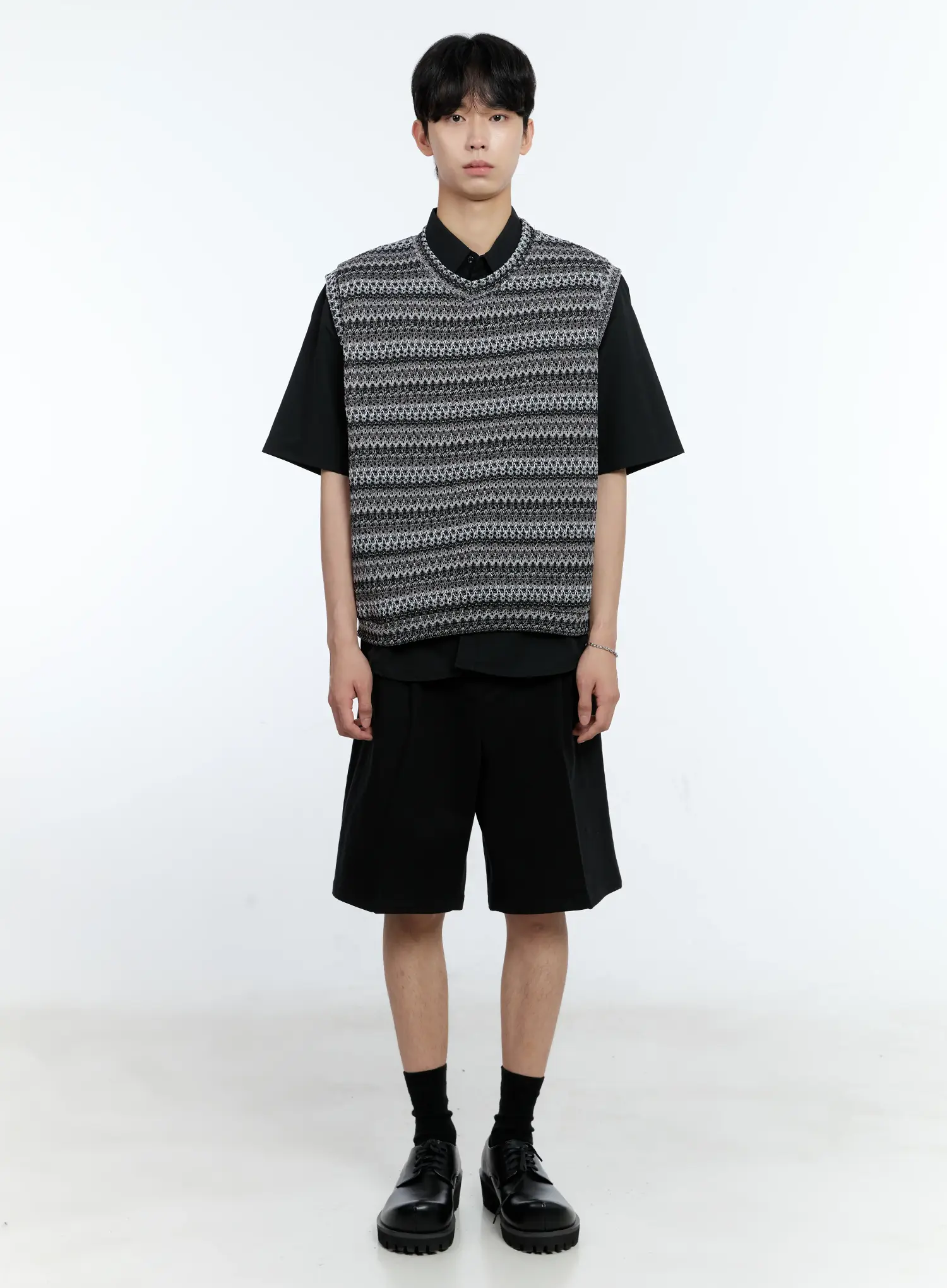 Men's Pleat Bermuda Shorts IG501 - Image 3