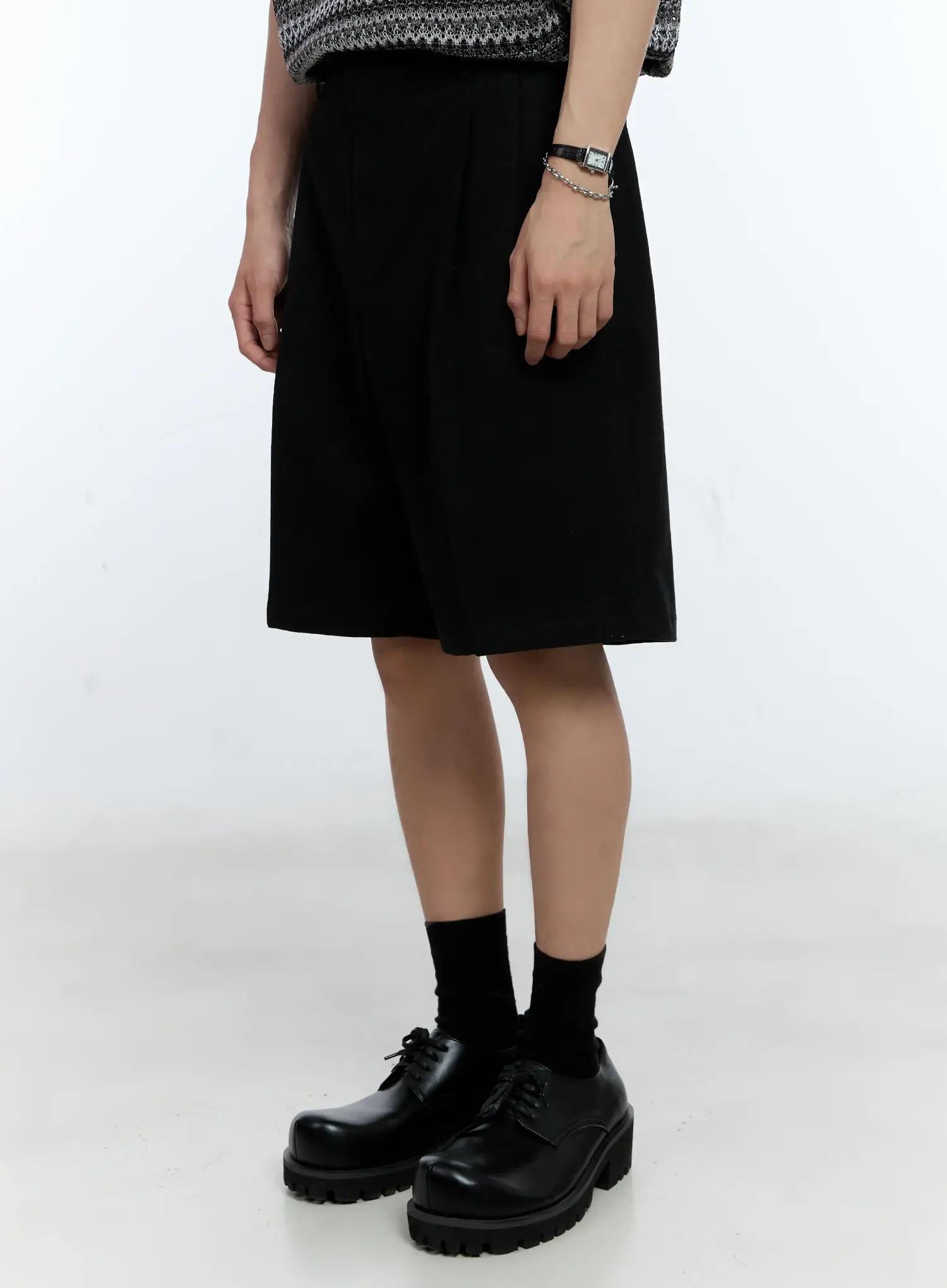 Men's Pleat Bermuda Shorts IG501 - Image 4