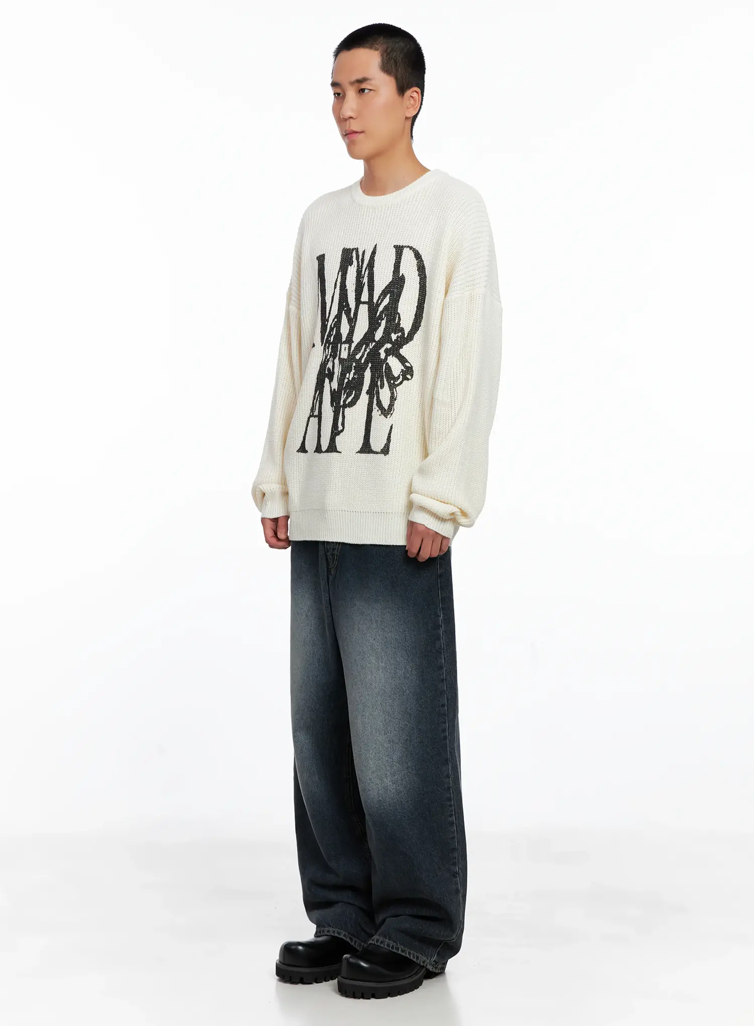 Men's Relaxed-Fit Washed Jeans IS509 - Image 6