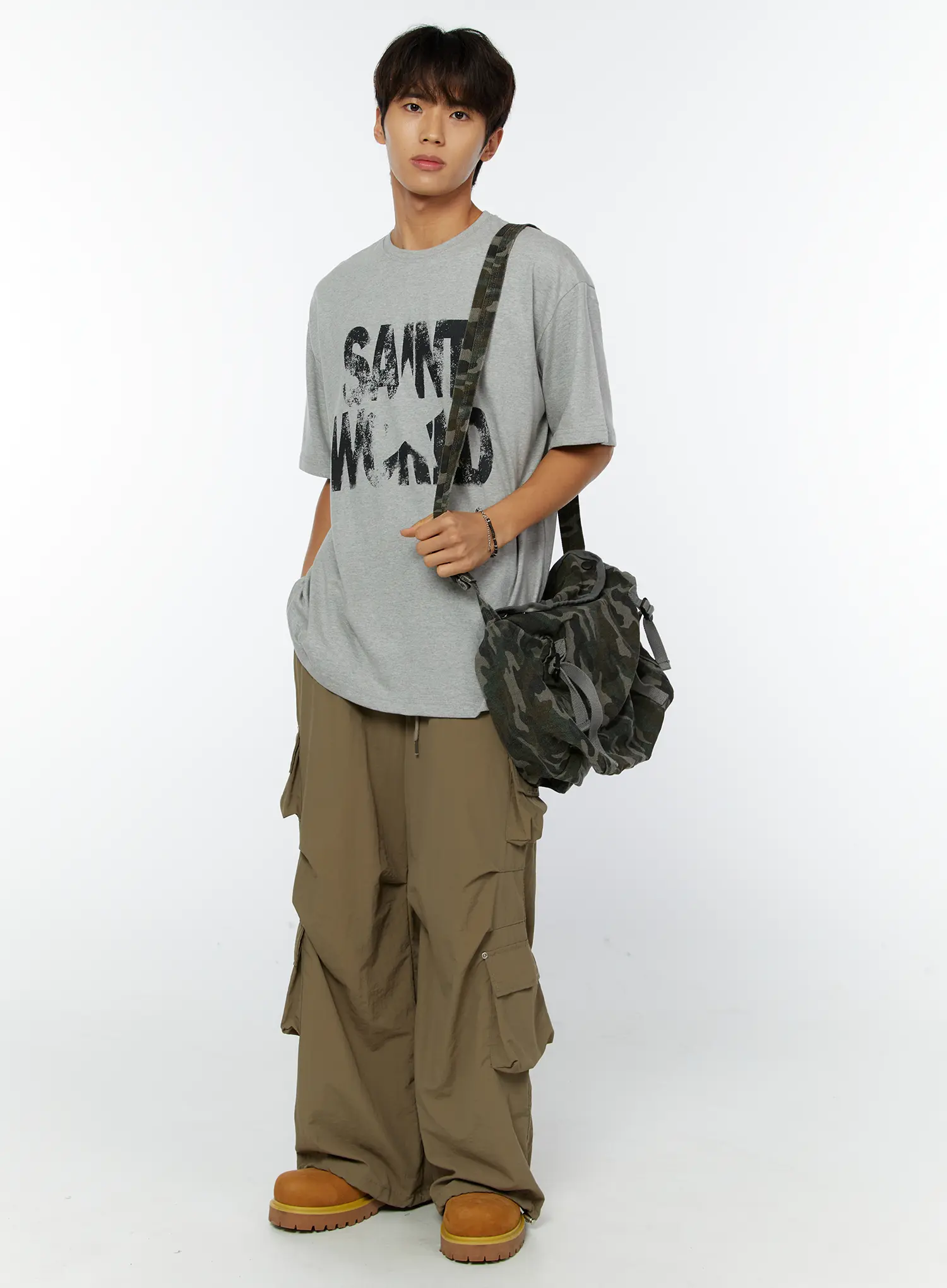 Men's Saint World Lettering Graphic T-Shirt IY508 - Image 2