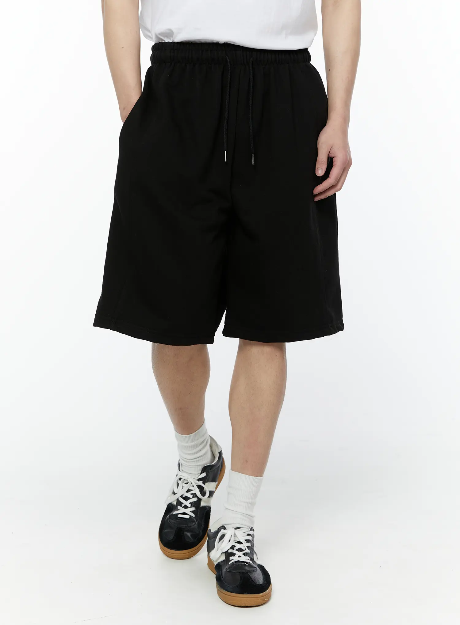 Men's Side Slit Bermuda Sweat Shorts (Black) IY504 - Image 2