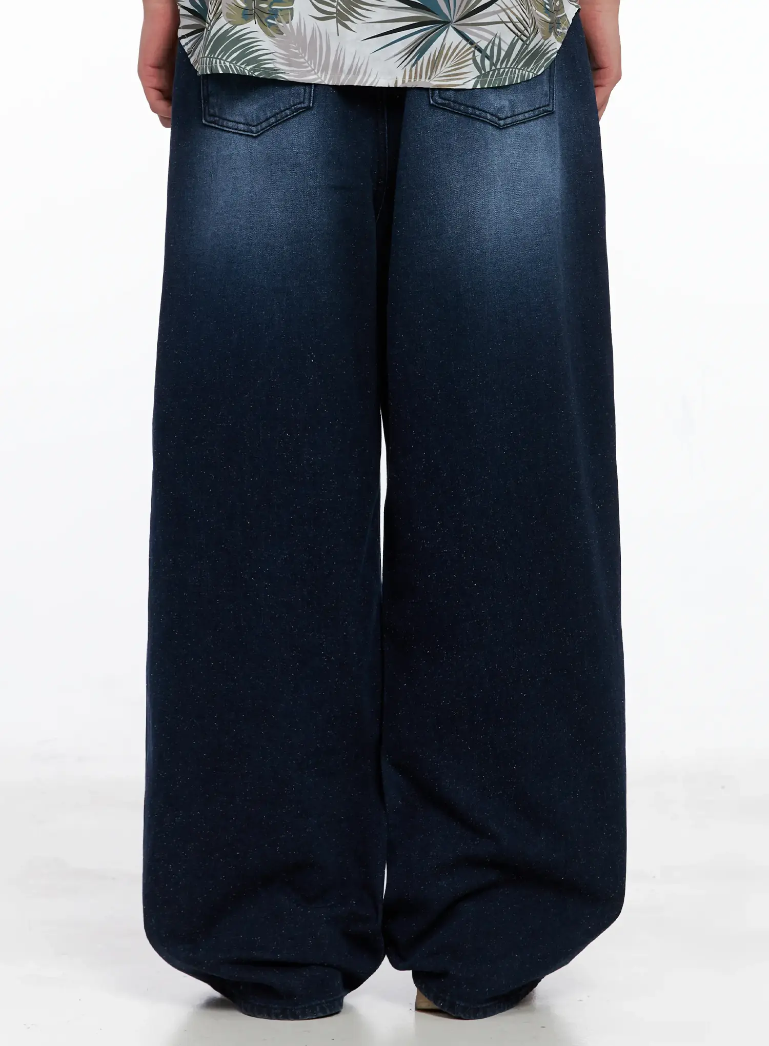 Men's Snowflake Print Wide Jeans IS510 - Image 9