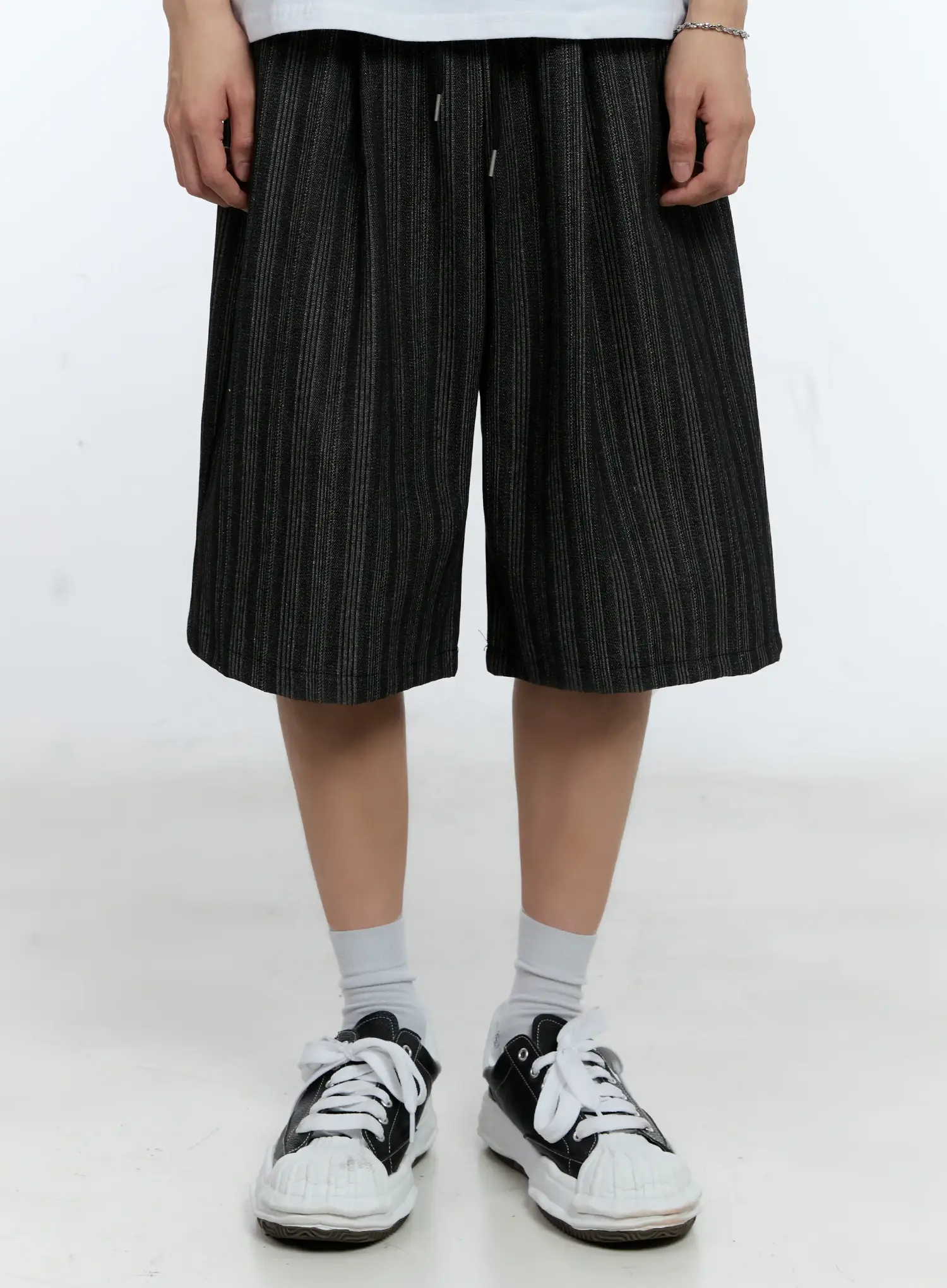 Men's Striped Pintuck Shorts IL529